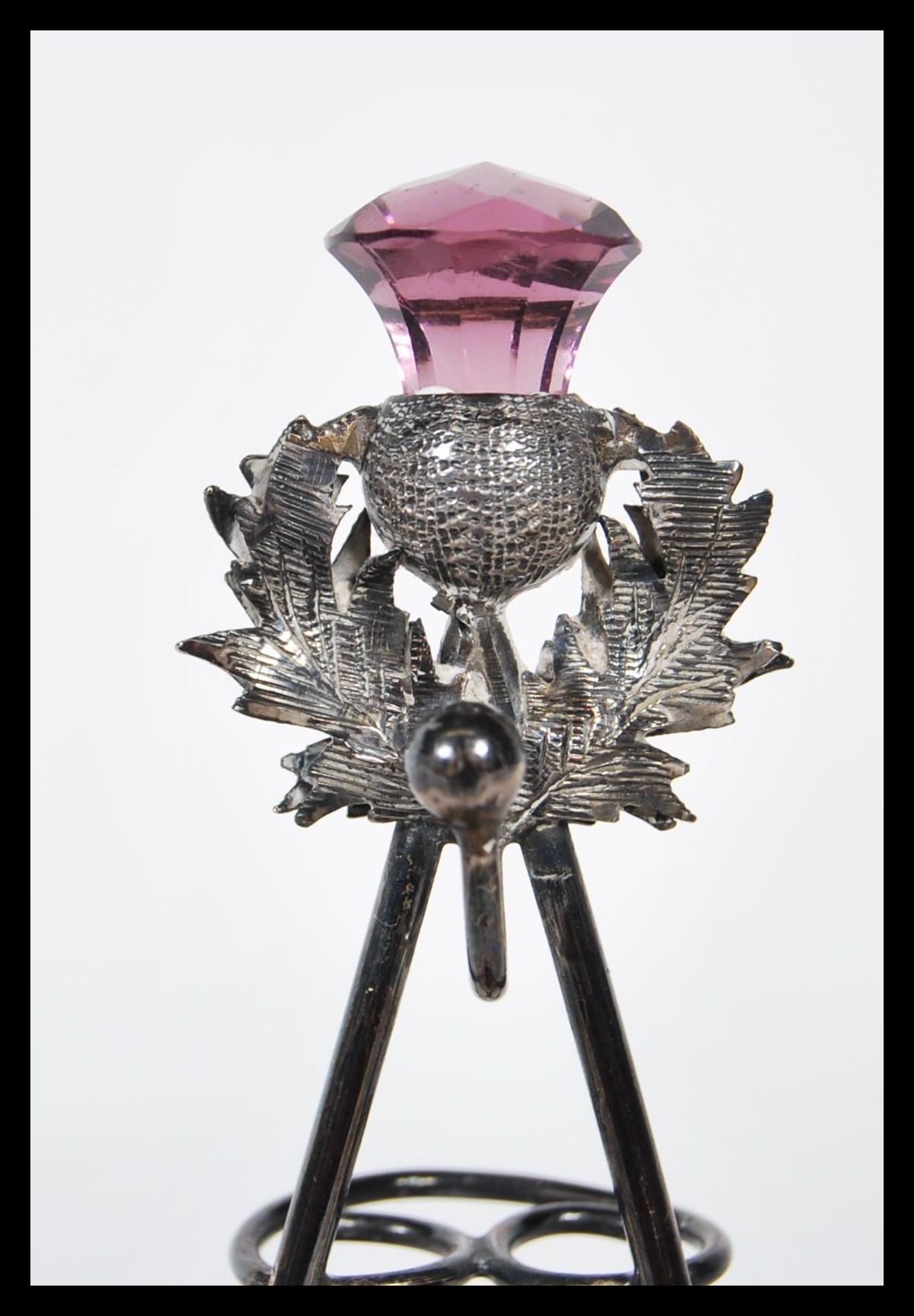 A silver hallmarked Britton, Gould & Co hat pin stand having a purple velvet cushion base with a - Bild 6 aus 8