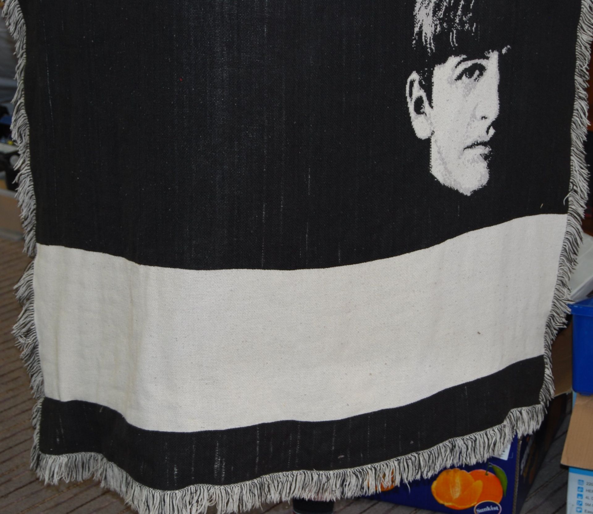 ' WITH THE BEATLES ' LP COVER WOVEN COTTON THROW BLANKET - Bild 3 aus 3
