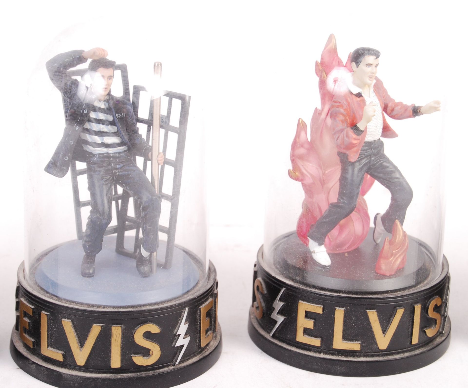 ELVIS PRESLEY - FRANKLIN MINT LIMITED EDITION GLASS DOMED FIGURES - Bild 3 aus 6