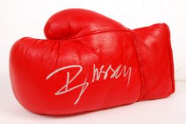 RUSSELL CROWE - CINDERELLA MAN - AUTOGRAPHED BOXING GLOVE