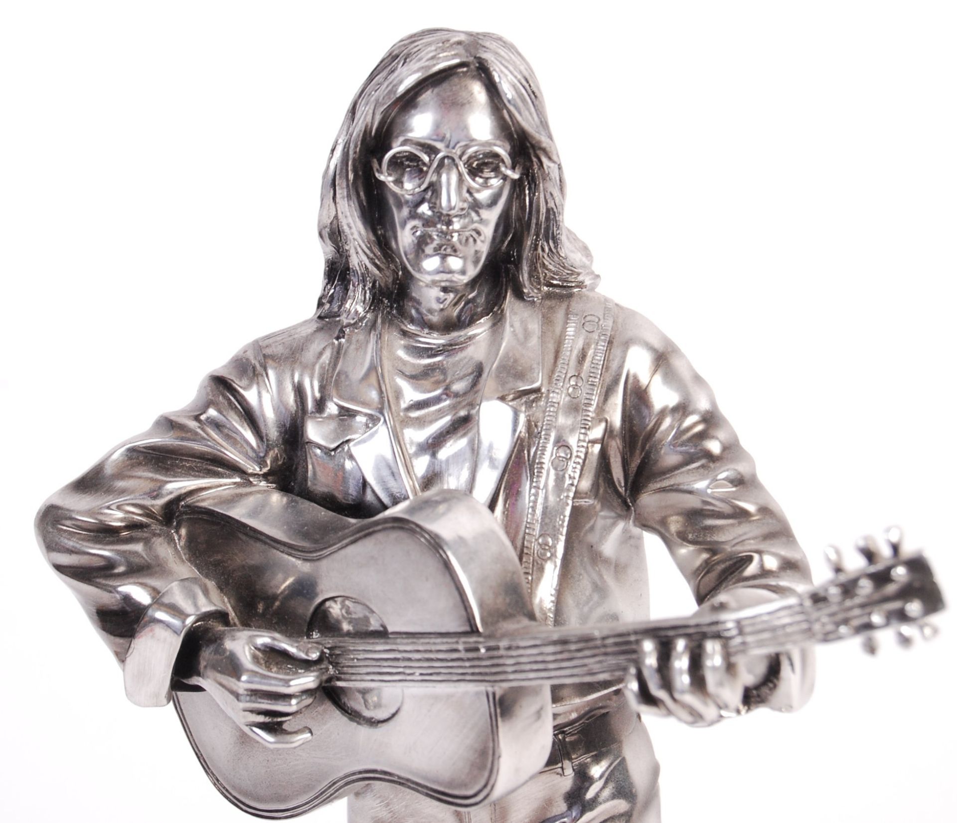 THE BEATLES - JOHN LENNON - CHROME EFFECT DECORATIVE STATUE - Bild 2 aus 4