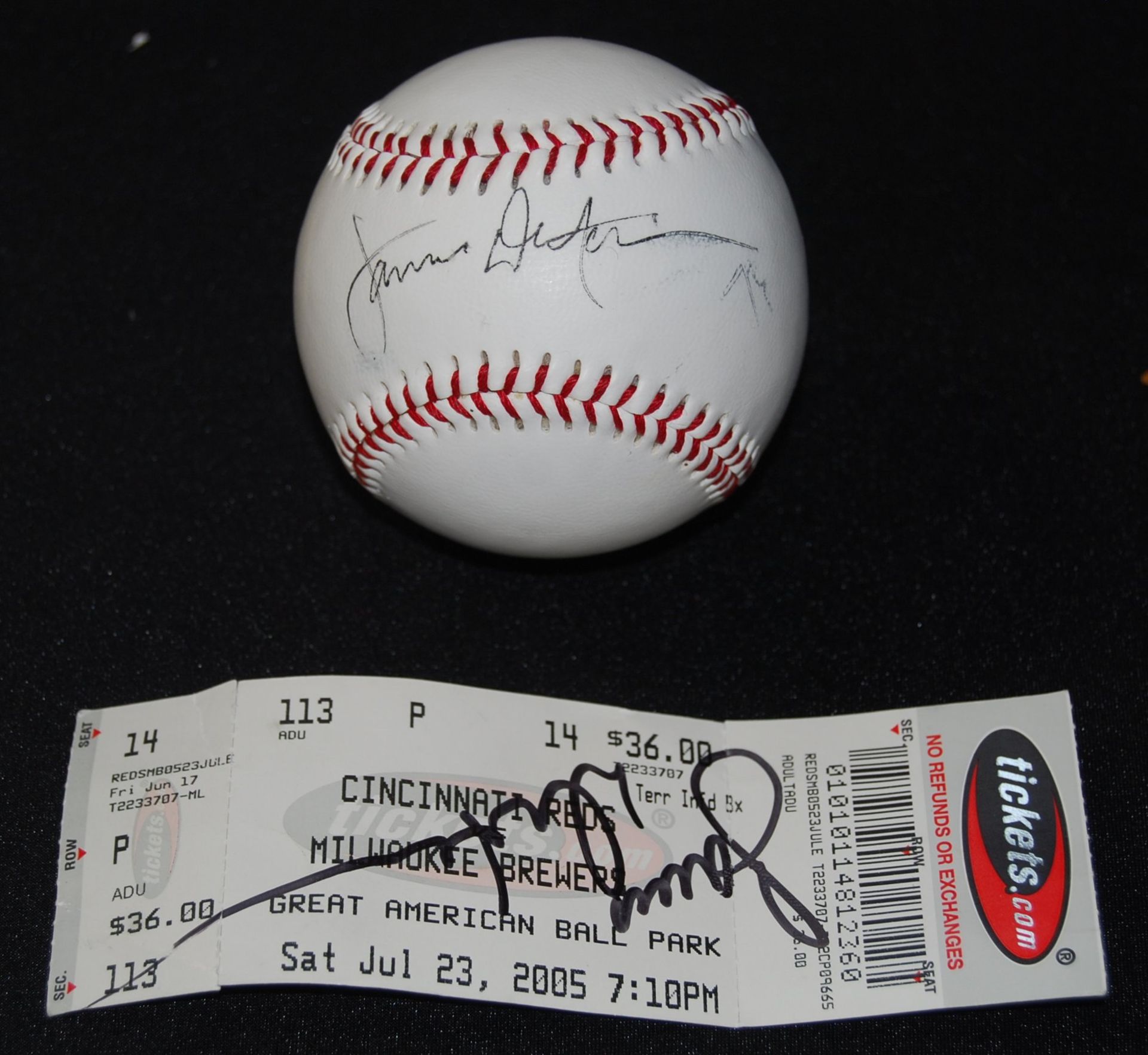 JAMES DENTON - DESPERATE HOUSEWIVES - AUTOGRAPHED BASEBALL