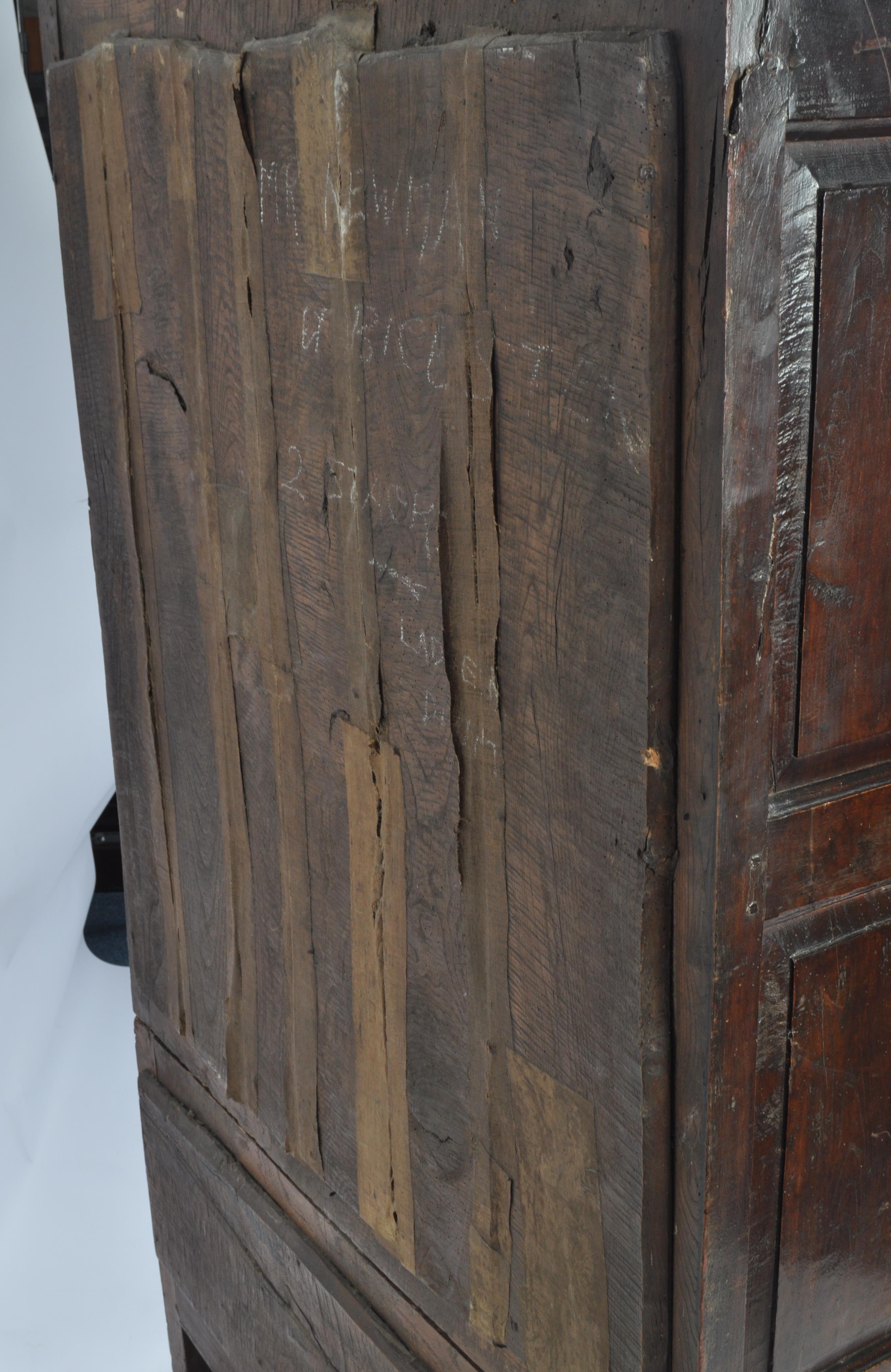 17TH / 18TH CENTURY COUNTRY OAK LIVERY CUPBOARD - Image 10 of 10