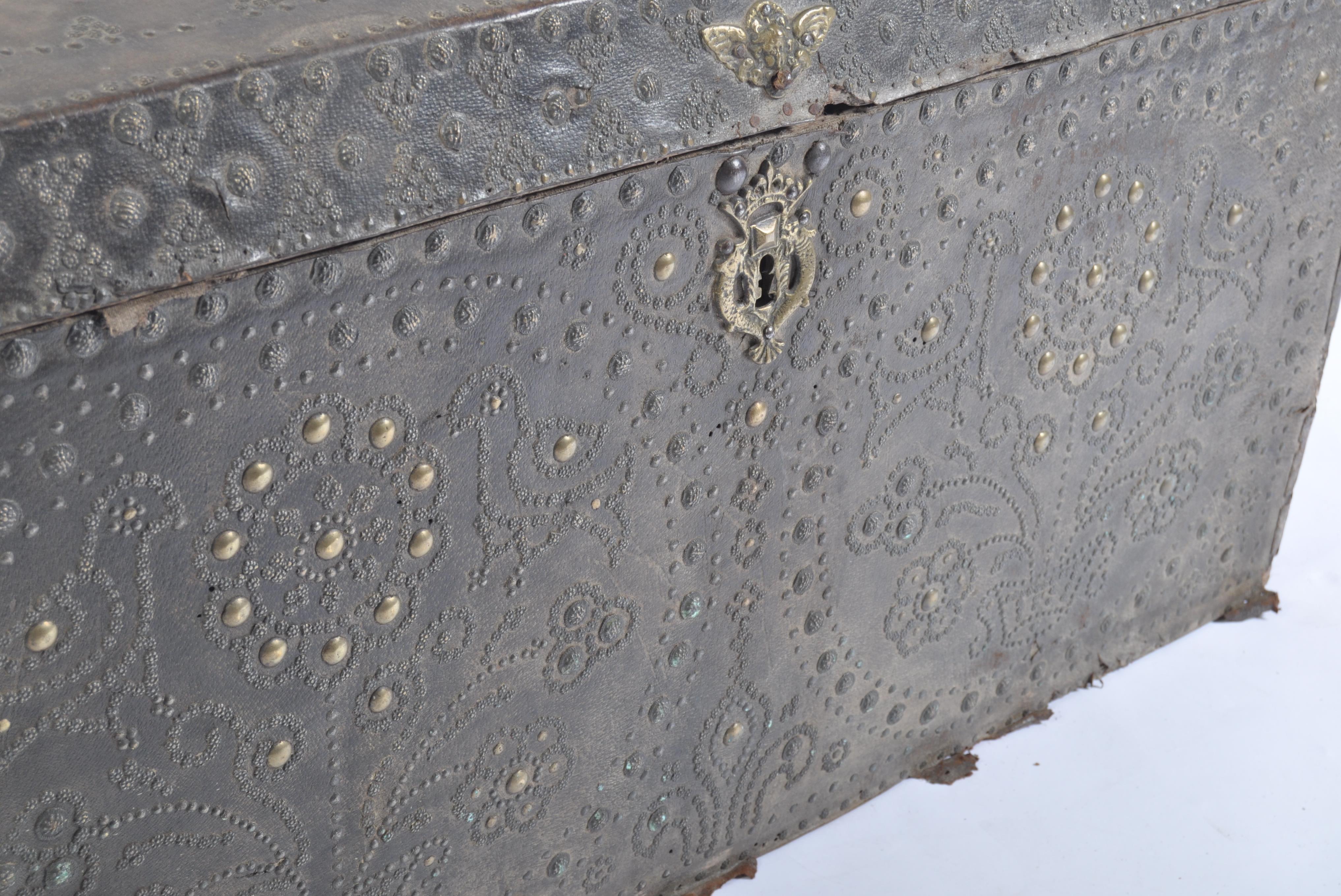 BELIEVED 18TH CENTURY QUEEN ANNE LEATHER AND STUD - Image 5 of 7
