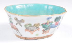AN 18TH CENTURY CHINESE QIANLONG BOWL WITH TURQUOI