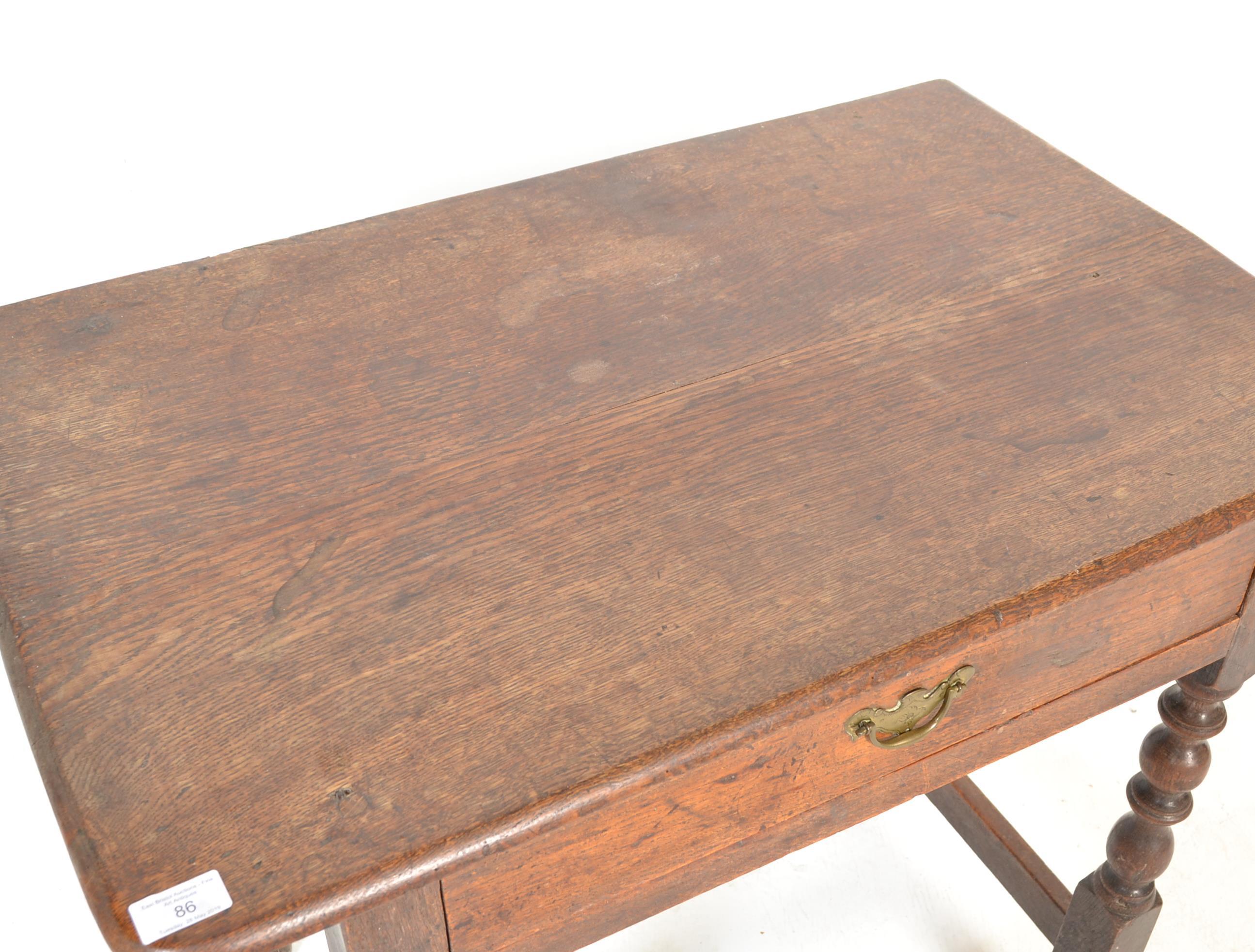 19TH CENTURY OAK SIDE OCCASIONAL SERVING TABLE. - Image 4 of 5
