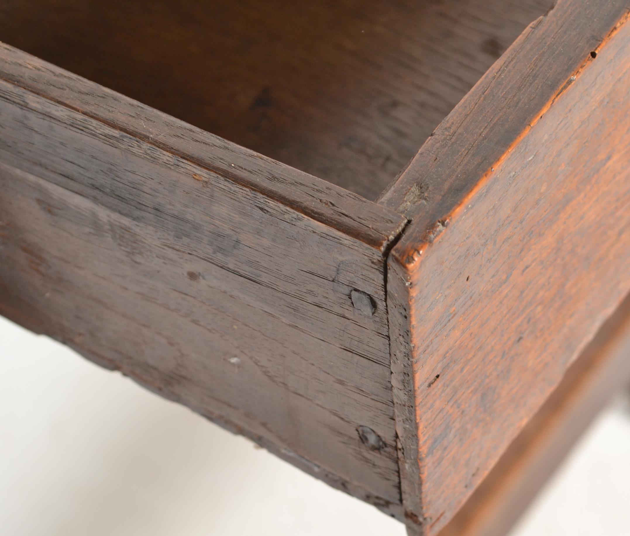 19TH CENTURY OAK SIDE OCCASIONAL SERVING TABLE. - Image 5 of 5