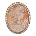 9CT GOLD LADIES HALLMARKED OVAL CAMEO BROOCH OF A