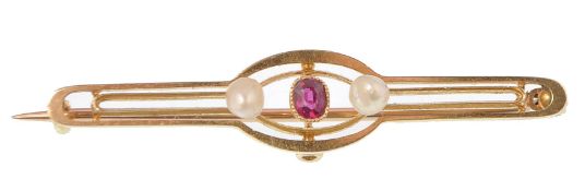 A 15CT GOLD RUBY AND SEED PEARL LADIES BAR BROOCH