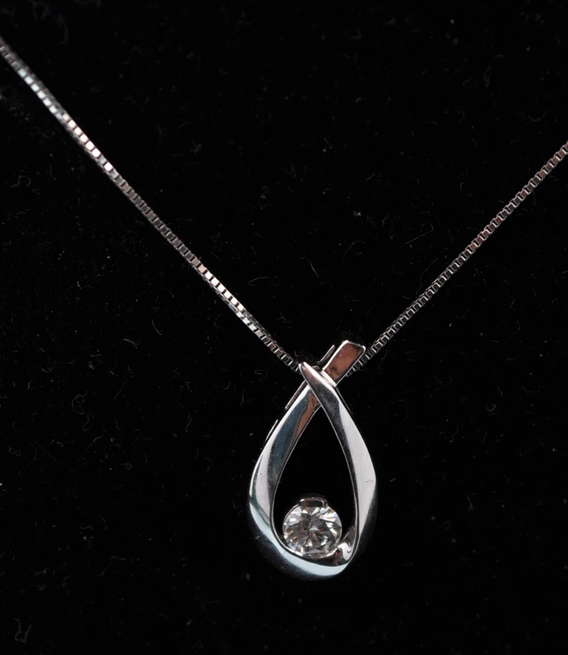 A 10ct white gold and diamond necklace and pendant - Image 2 of 6