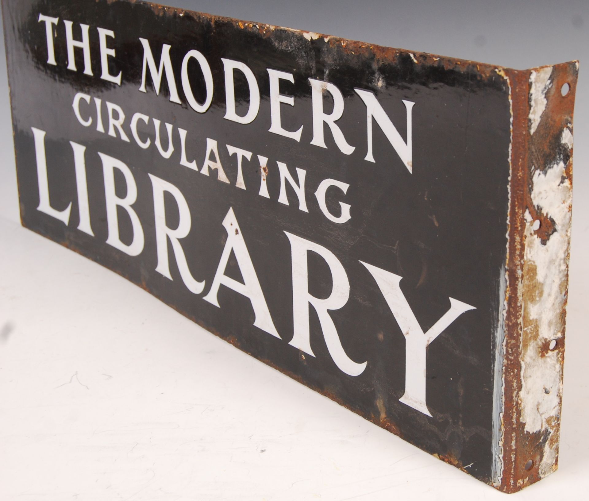 ANTIQUE PORCELAIN ENAMEL SIGN FOR THE MODERN CIRCULATING LIBRARY - Image 3 of 4