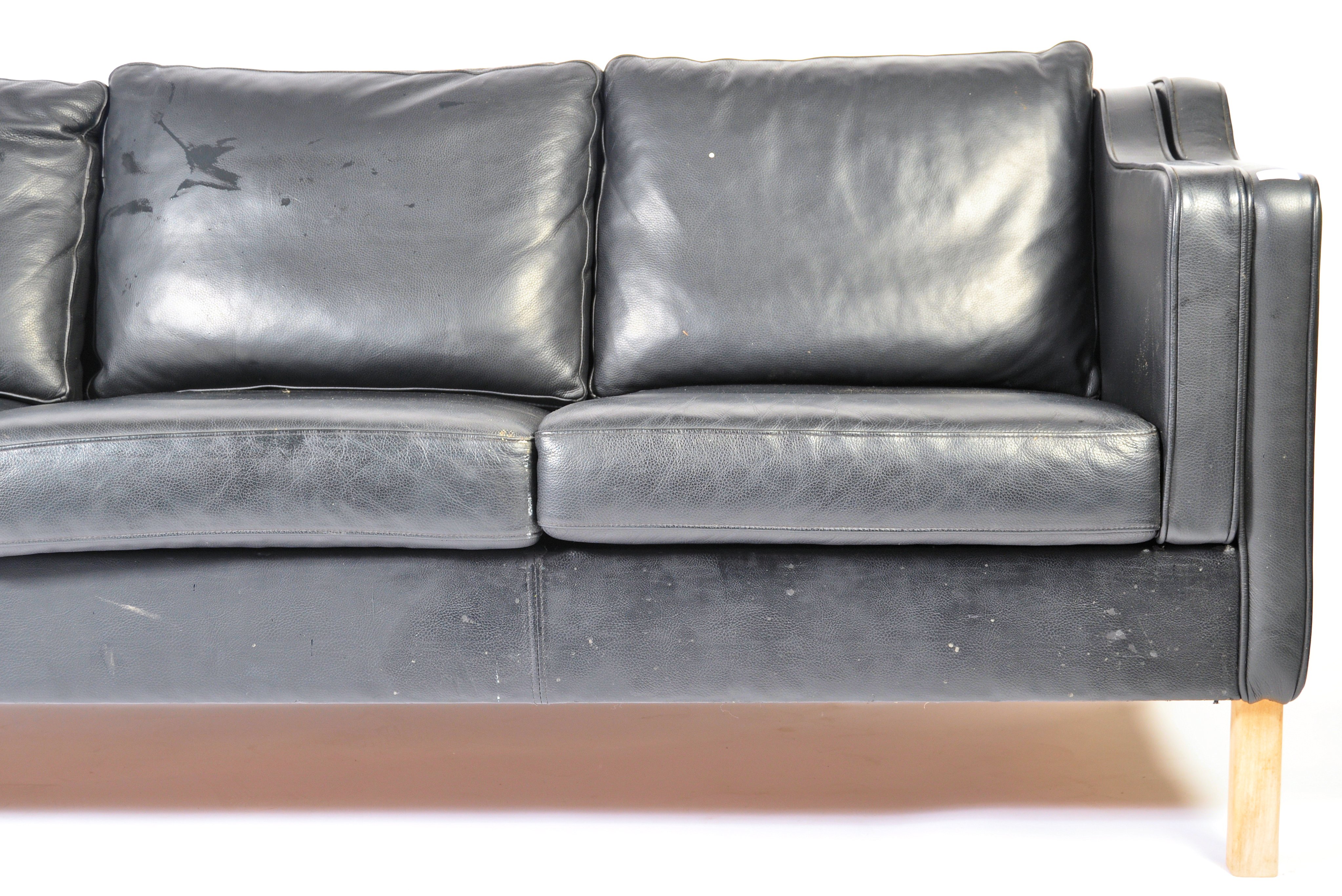 DANISH LEATHER BORGE MOGENSEN STYLE THREE SEAT SOFA SETTEE - Image 4 of 5