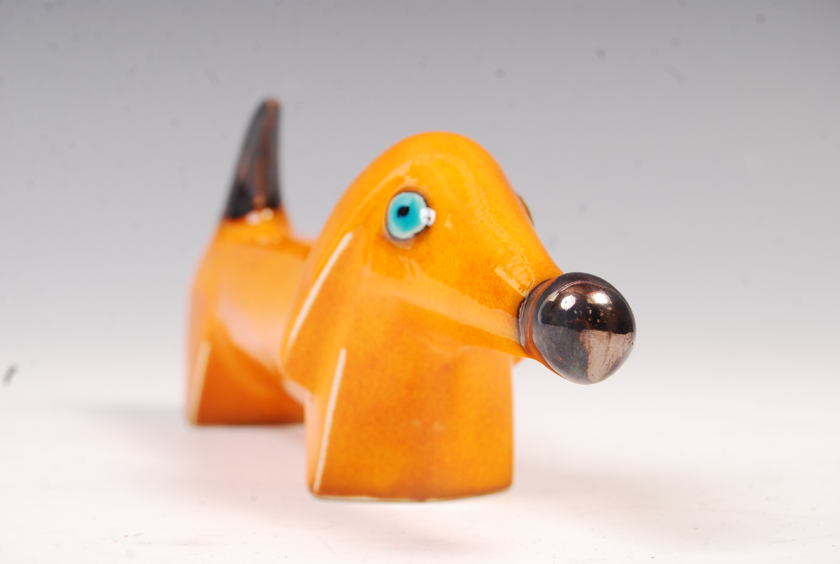 1960'S ITALIAN STUDIO ART POTTERY ORANGE GLAZED DOG - Image 4 of 5