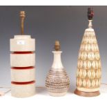 GROUP OF THREE VINTAGE 20TH CENTURY TABLE LAMPS.