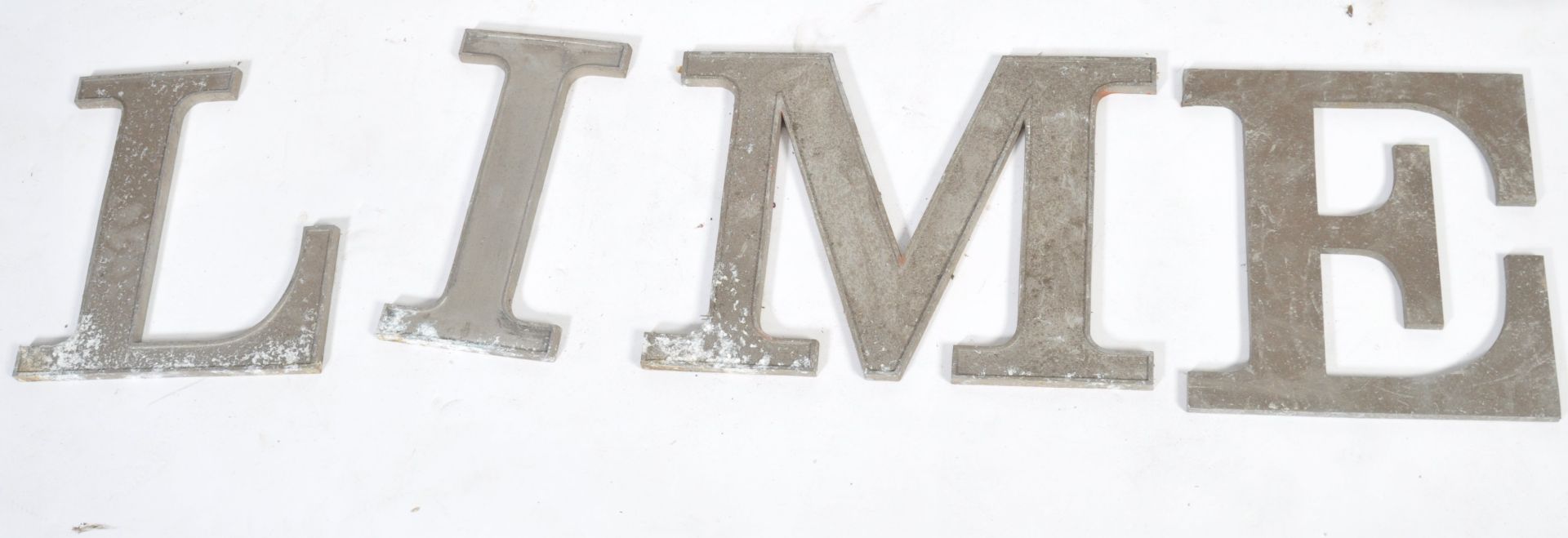 A COLLECTION OF VINTAGE INDUSTRIAL ALUMINIUM LETTERS - Image 3 of 5