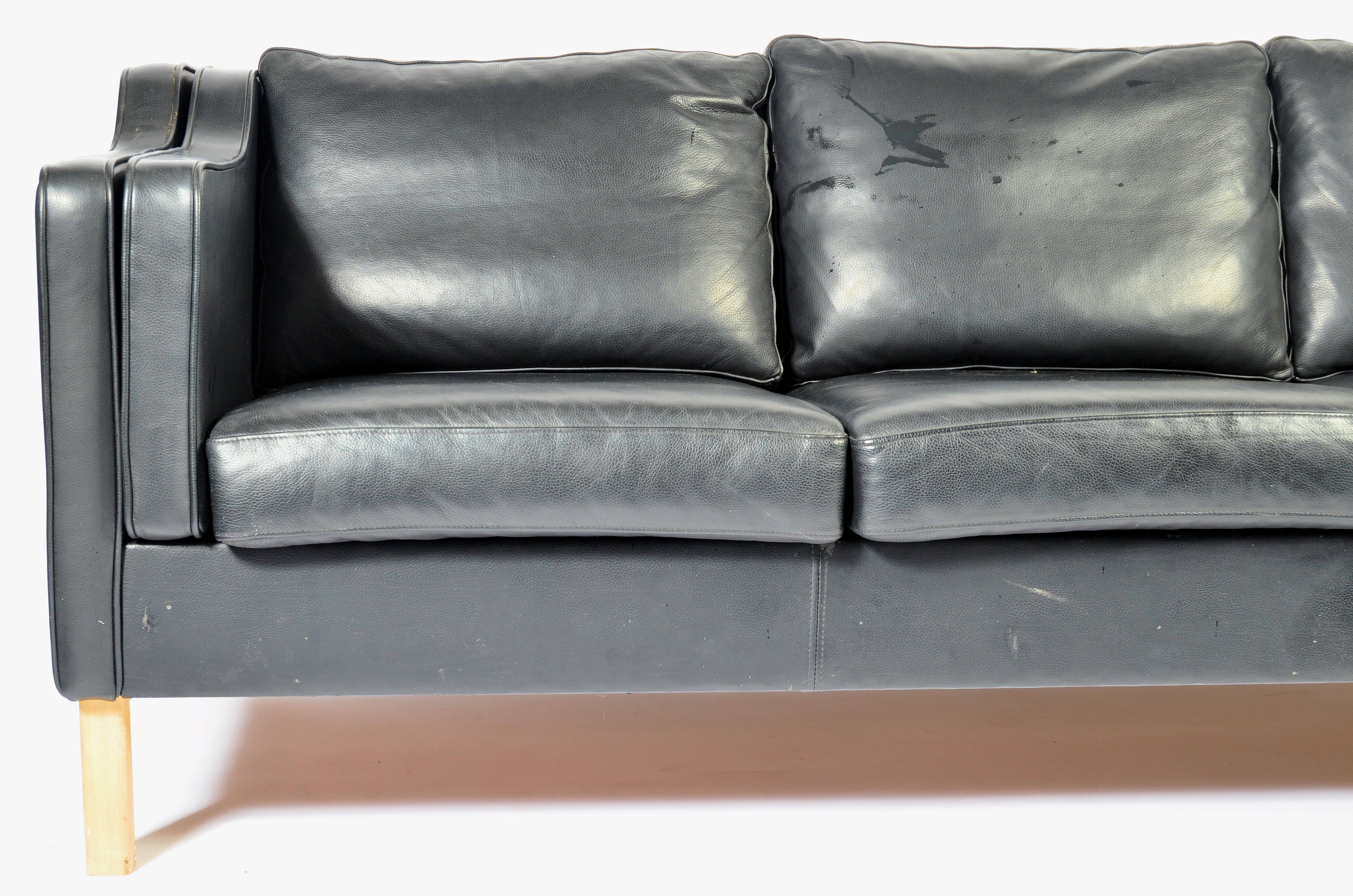 DANISH LEATHER BORGE MOGENSEN STYLE THREE SEAT SOFA SETTEE - Image 3 of 5