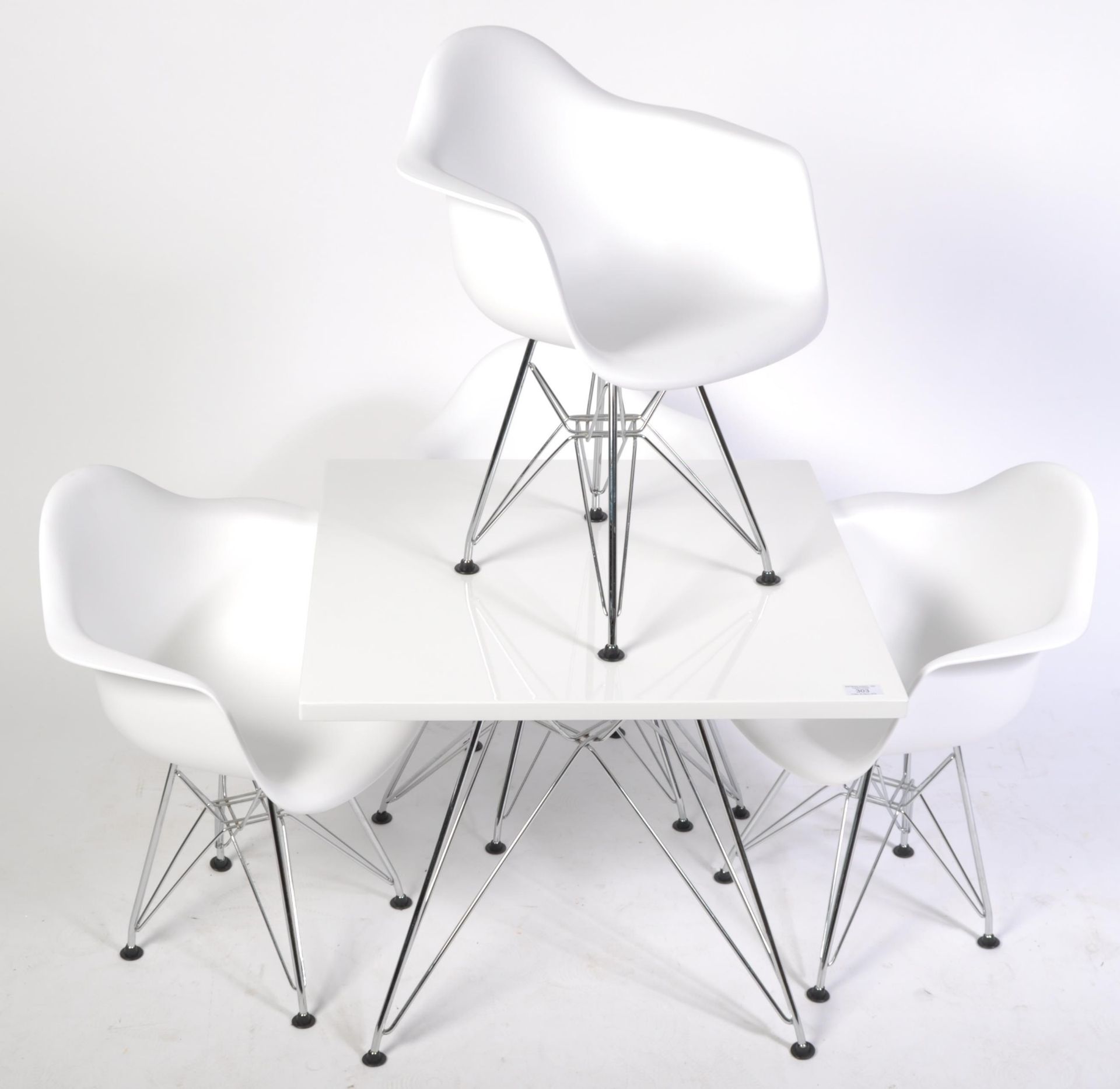 AFTER CHARLES AND RAY EAMES CHILDREN DAW CHAIRS AN - Bild 2 aus 3