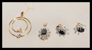 A selection of stamped 9ct gold jewellery to inclu
