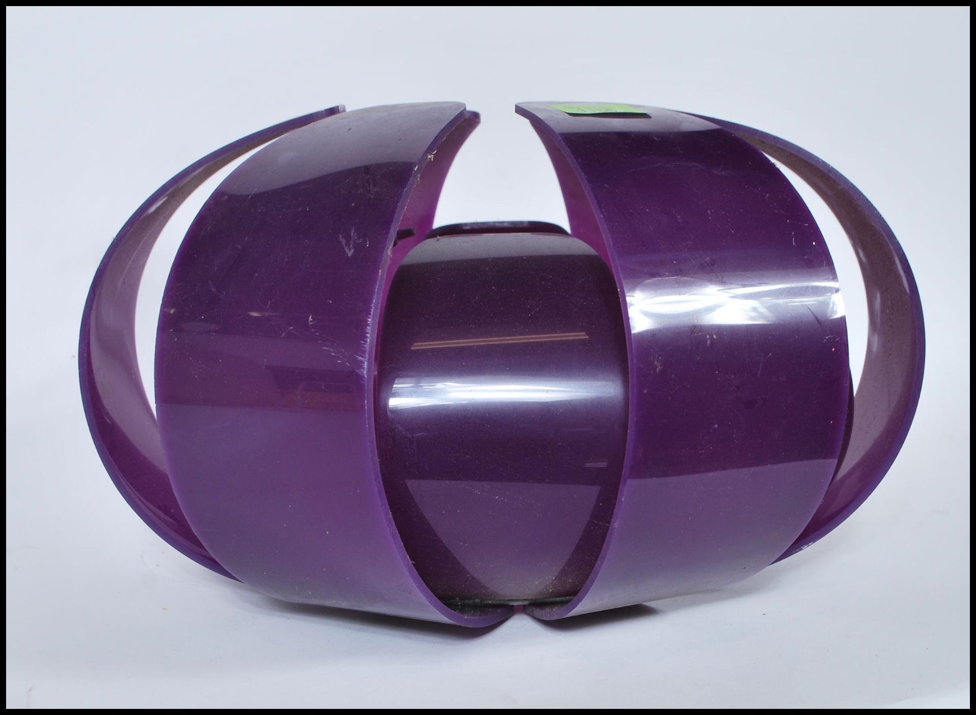 A vintage retro layered shaped ceiling light fixture, constructed from a purple moulded fabric. - Bild 2 aus 5