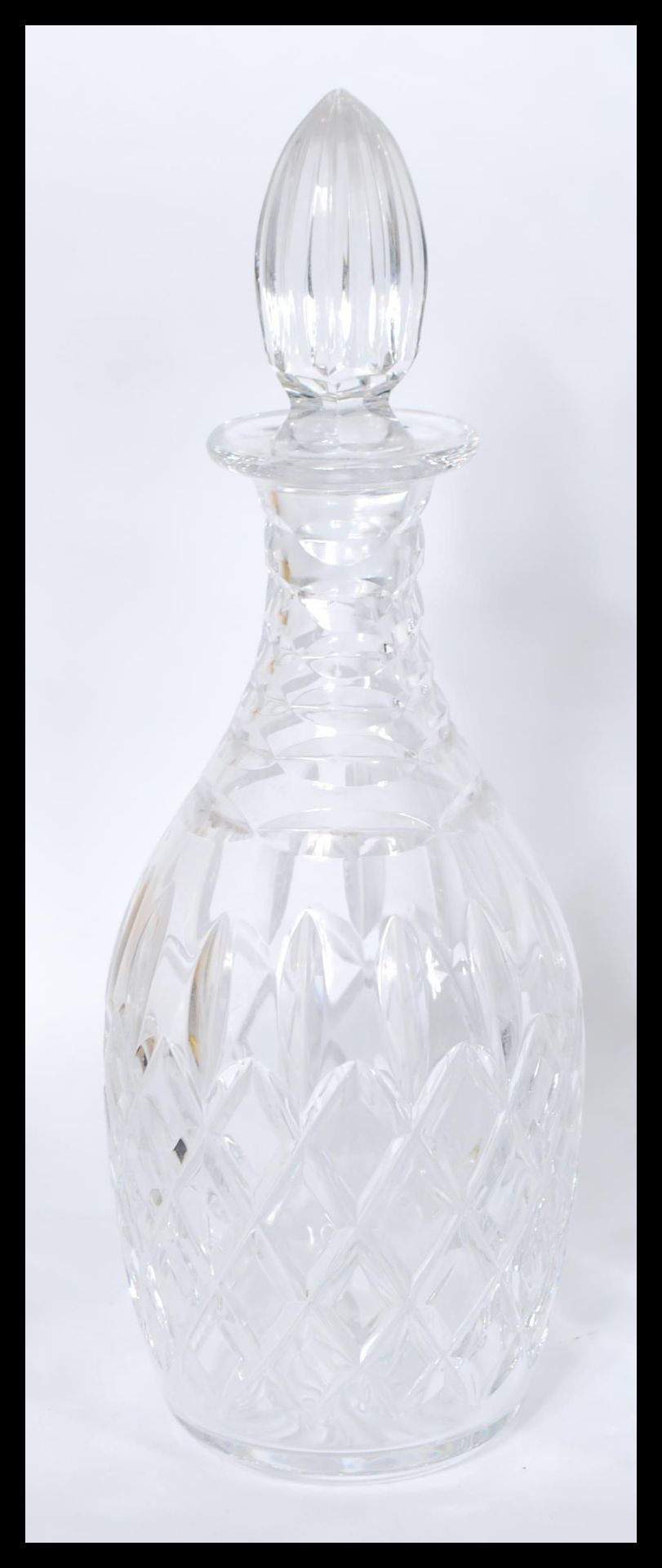 A collection of 20th century decanters to include facet cut, cut glass crystal and other shapes - Bild 2 aus 7