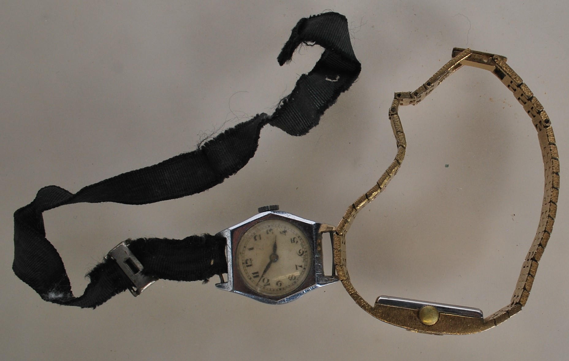 A vintage 1970's Rotary ladies wrist watch having a gold plated bark effect strap with a round brown - Image 2 of 4