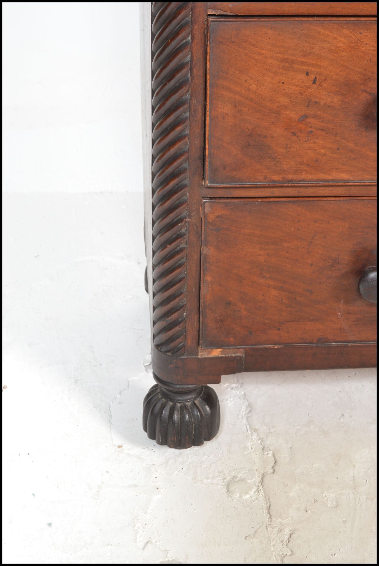 A 19th Century Victorian mahogany two over three chest of drawers, the drawers fitted with turned - Bild 5 aus 5