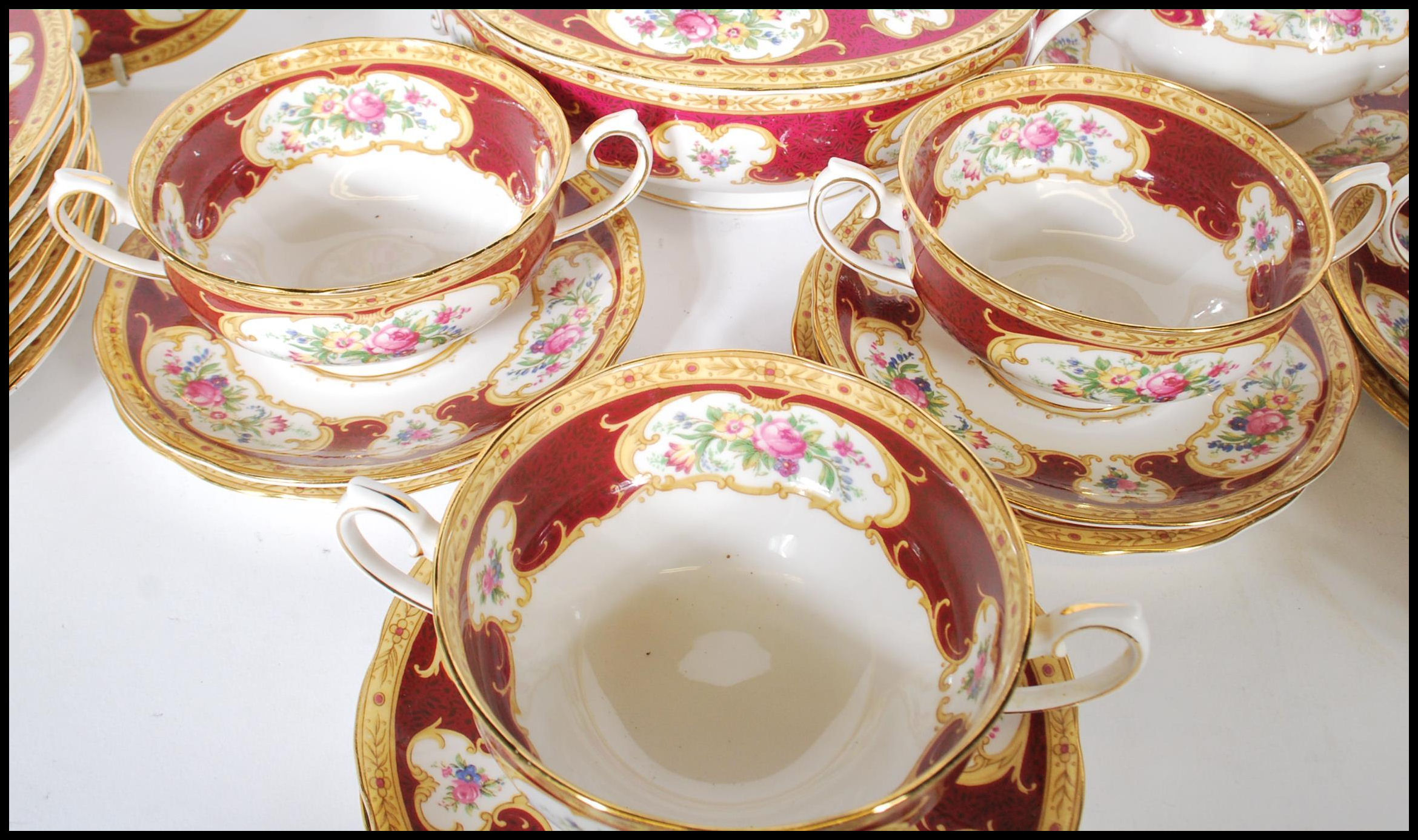 A Royal Albert bone China part dinner service in the Lady Hamilton pattern, comprising soup bowls, - Image 9 of 11