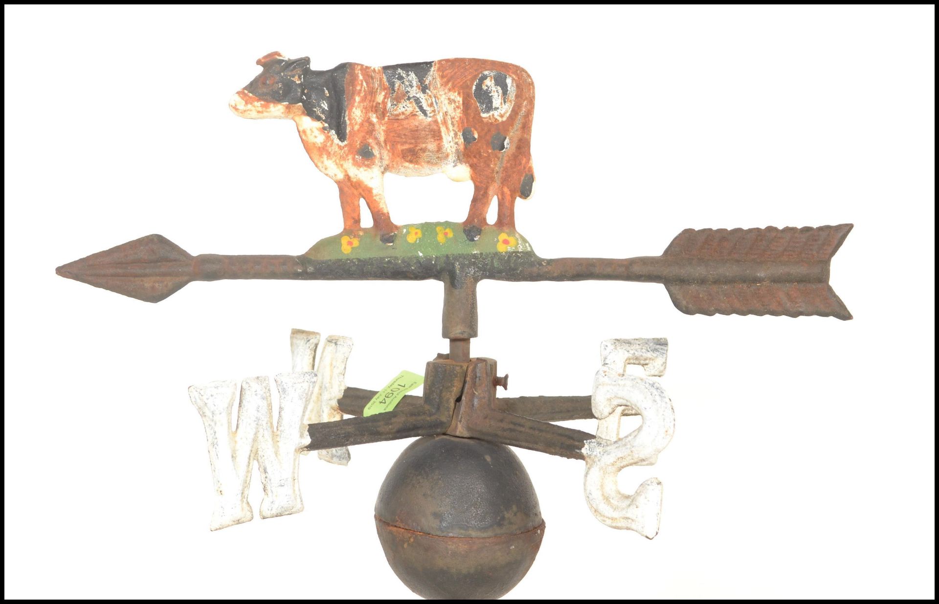 A vintage 20th Century cast iron painted weather vain being floor standing with quadruped weight - Image 3 of 4