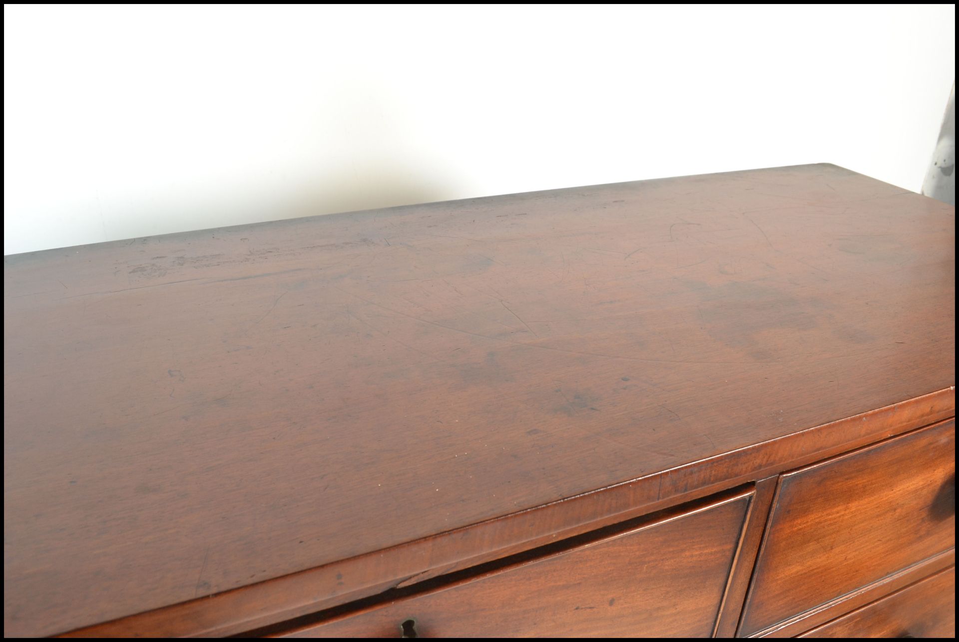 A 19th Century Victorian mahogany two over three chest of drawers, the drawers fitted with turned - Bild 3 aus 5