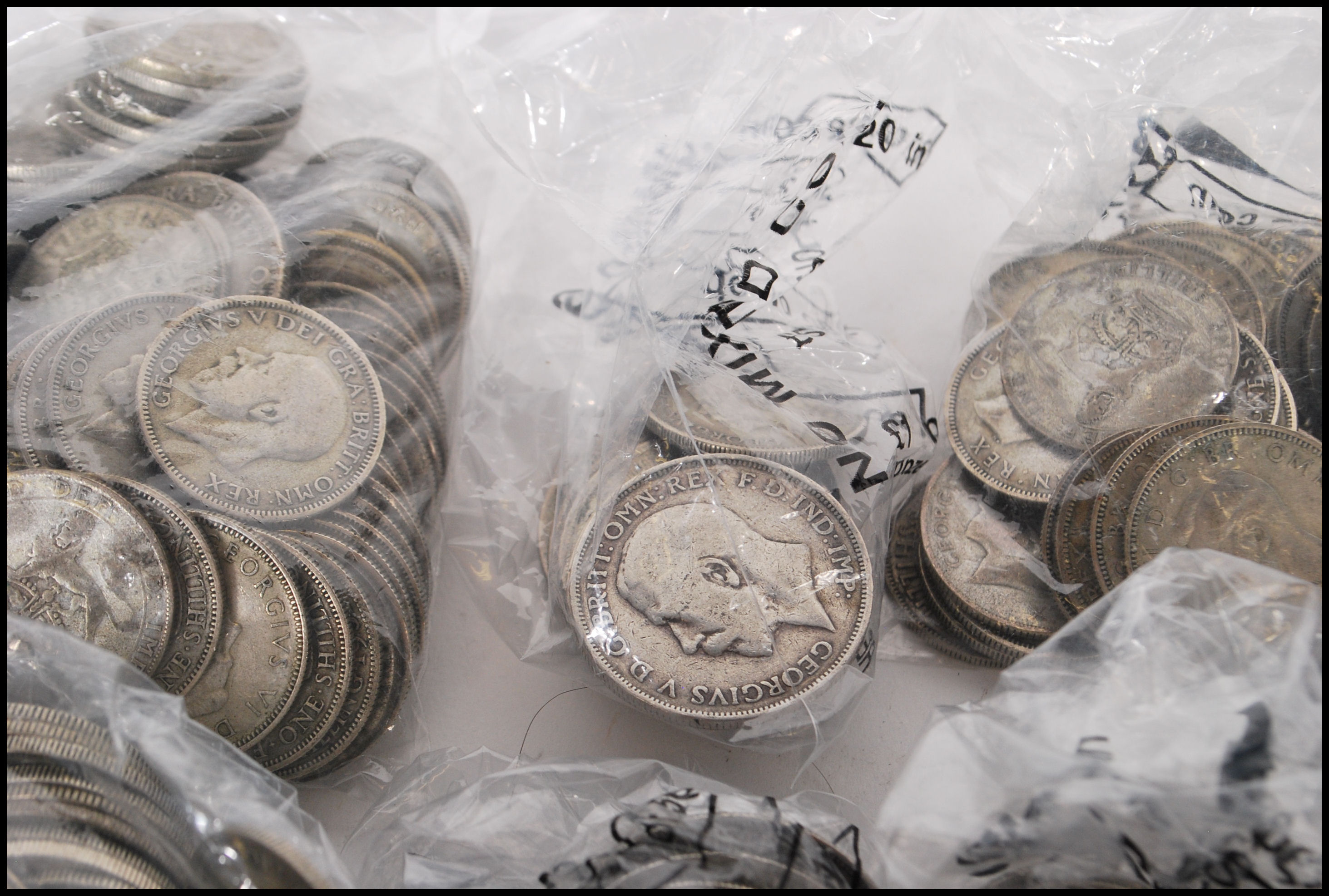 A collection of early 20th Century 1921-1946 half silver coins to include, shillings, half crowns, - Image 9 of 10