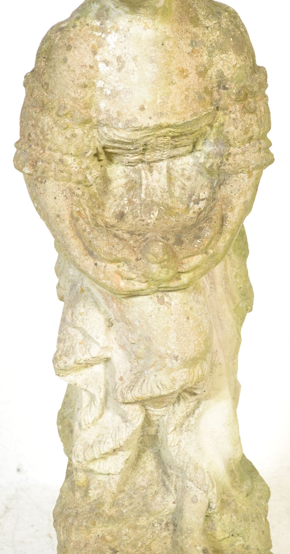 A 20th century well weathered classical garden statue of a maiden on plinth base being constructed - Bild 3 aus 5