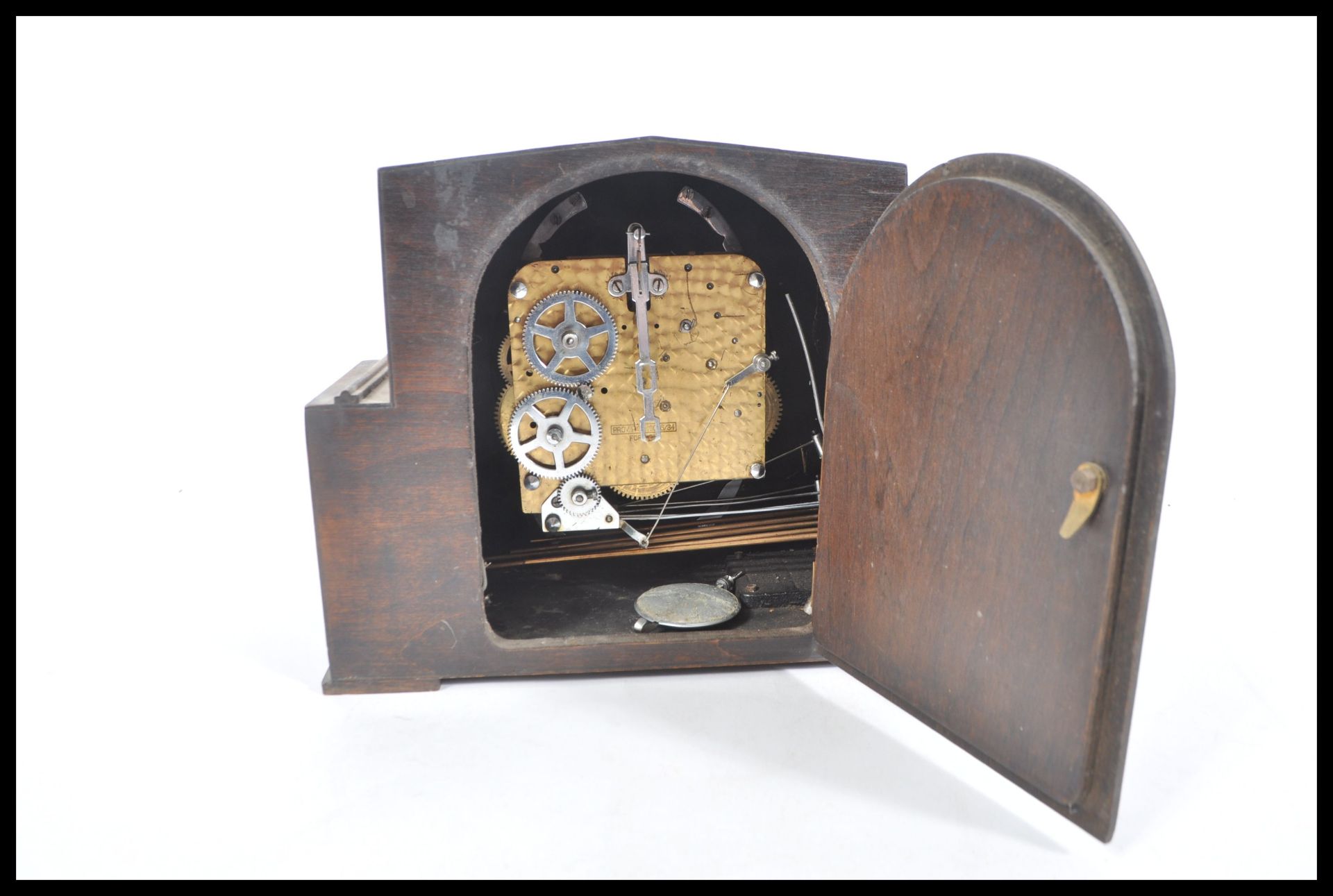 A 20th century Art Deco mantel clock having square - Image 4 of 6