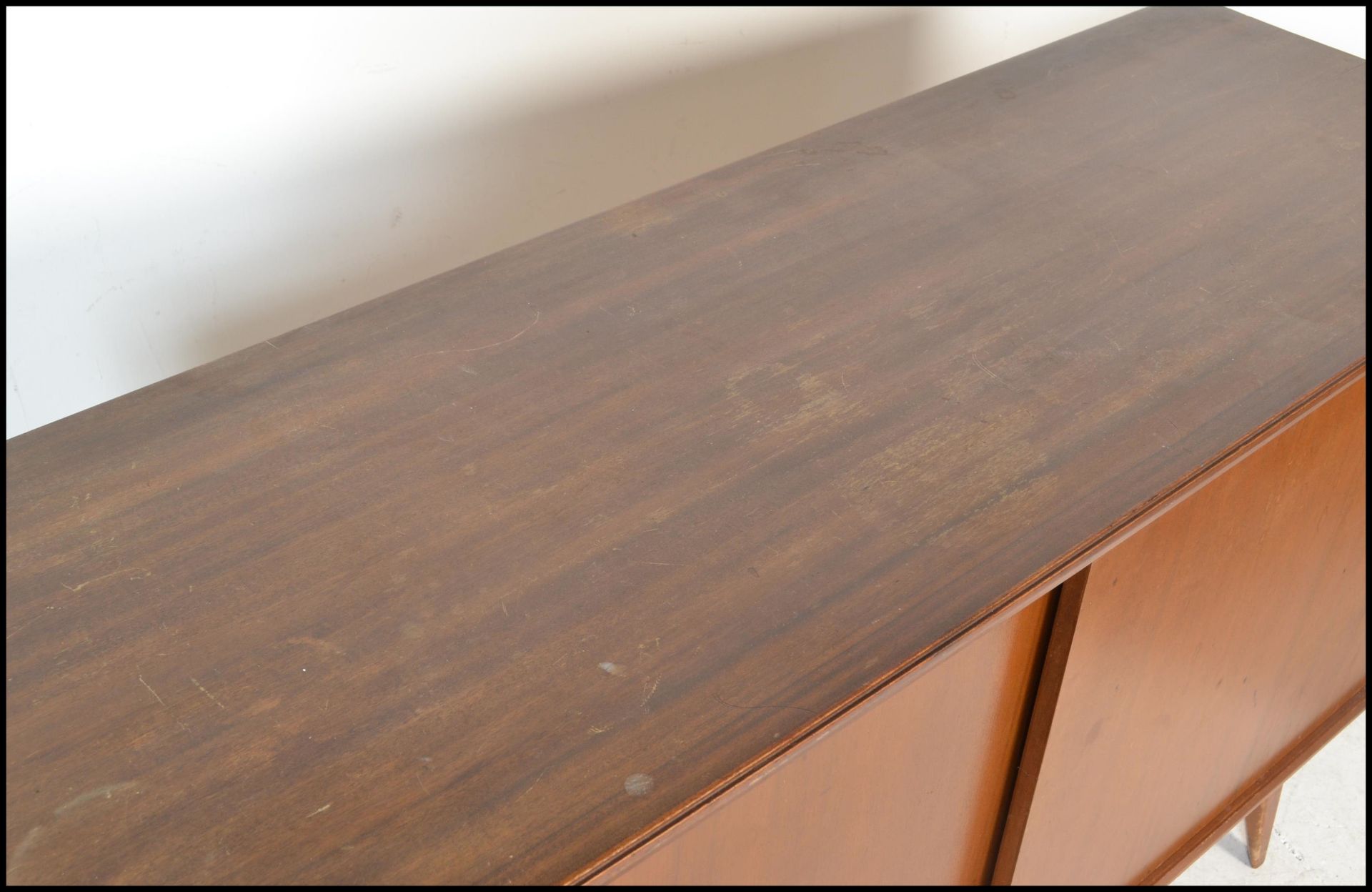 A vintage mid 20th Century Vanson walnut sideboard / credenza having twin doors to the front opening - Bild 2 aus 5