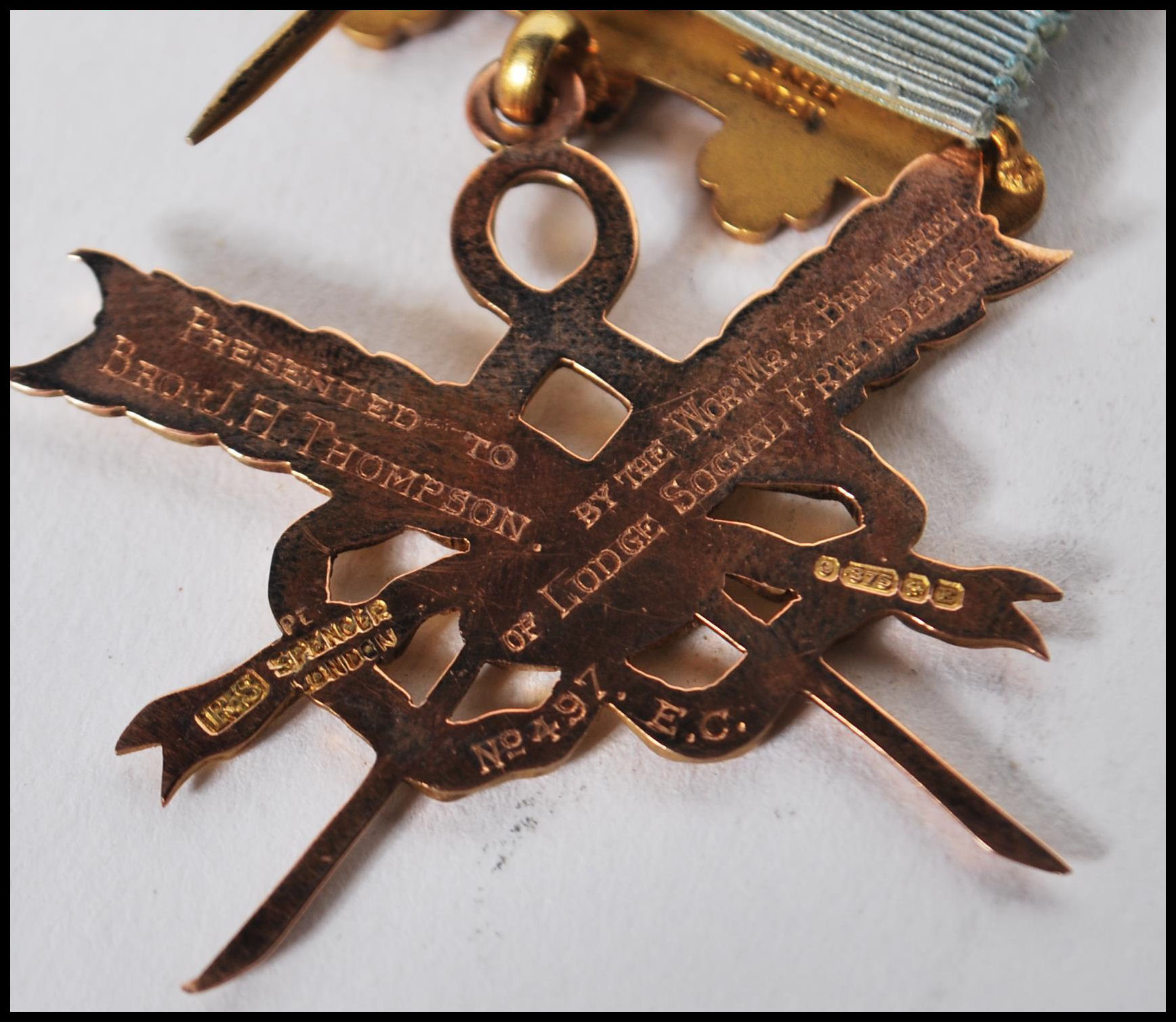 A hallmarked 9ct gold Masonic medal of Social Friendship, stamped to verso Presented to Bro: J.H. - Image 6 of 7