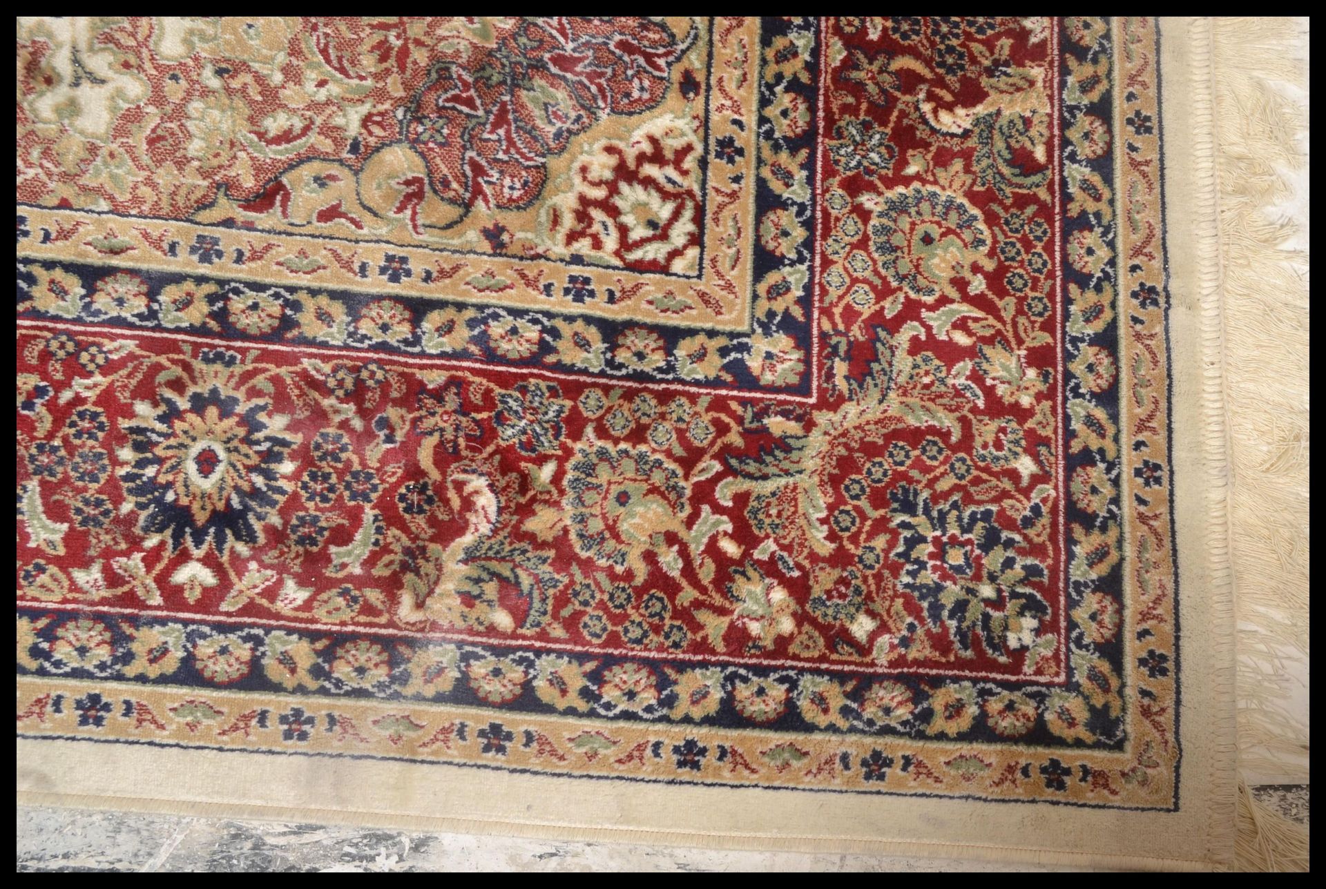 A large Persian floor carpet Keshan rug having a b - Image 3 of 4