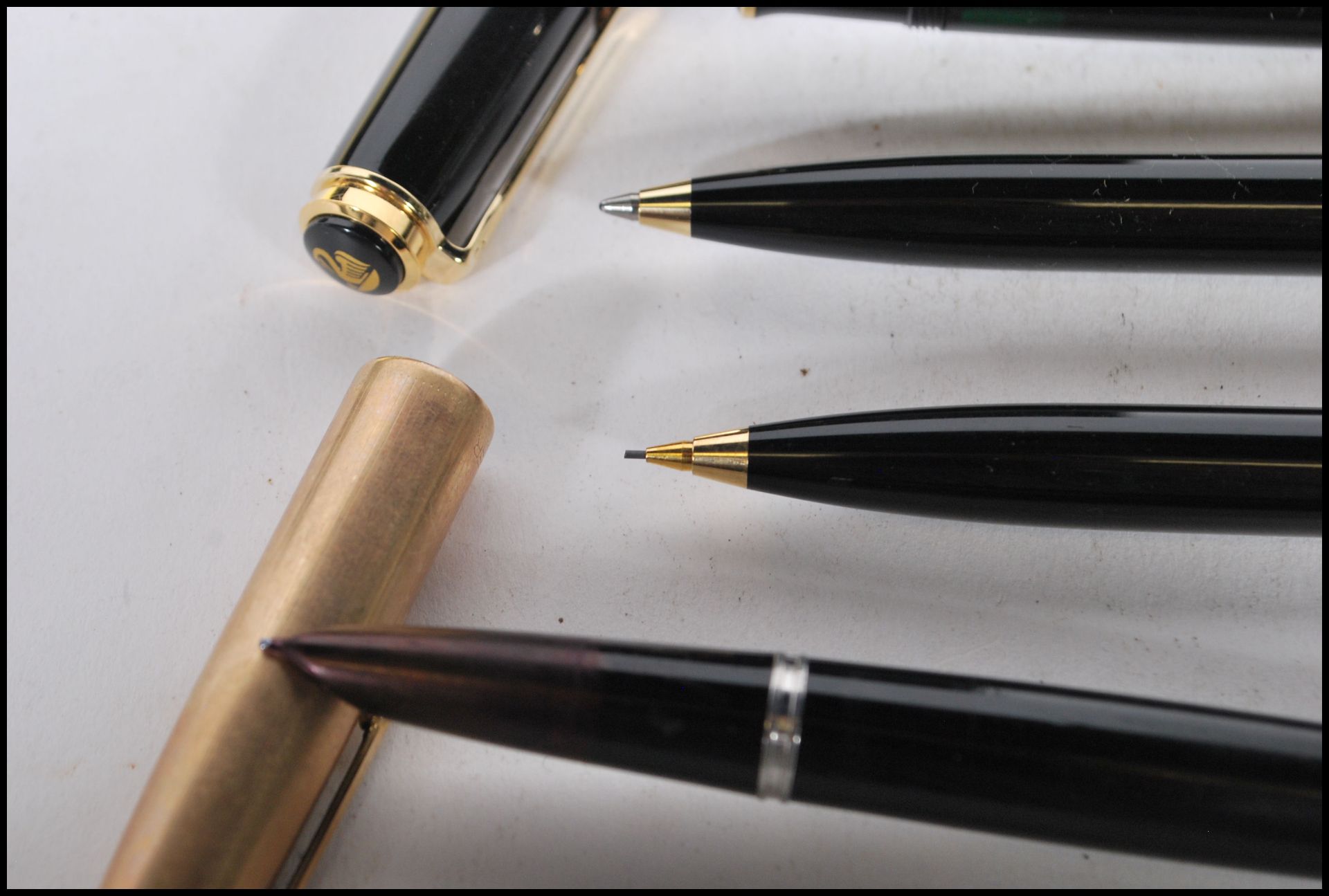 A Pelikan Souveran pen set consisting of pen, pencil and fountain pen, all having black finish - Bild 5 aus 8