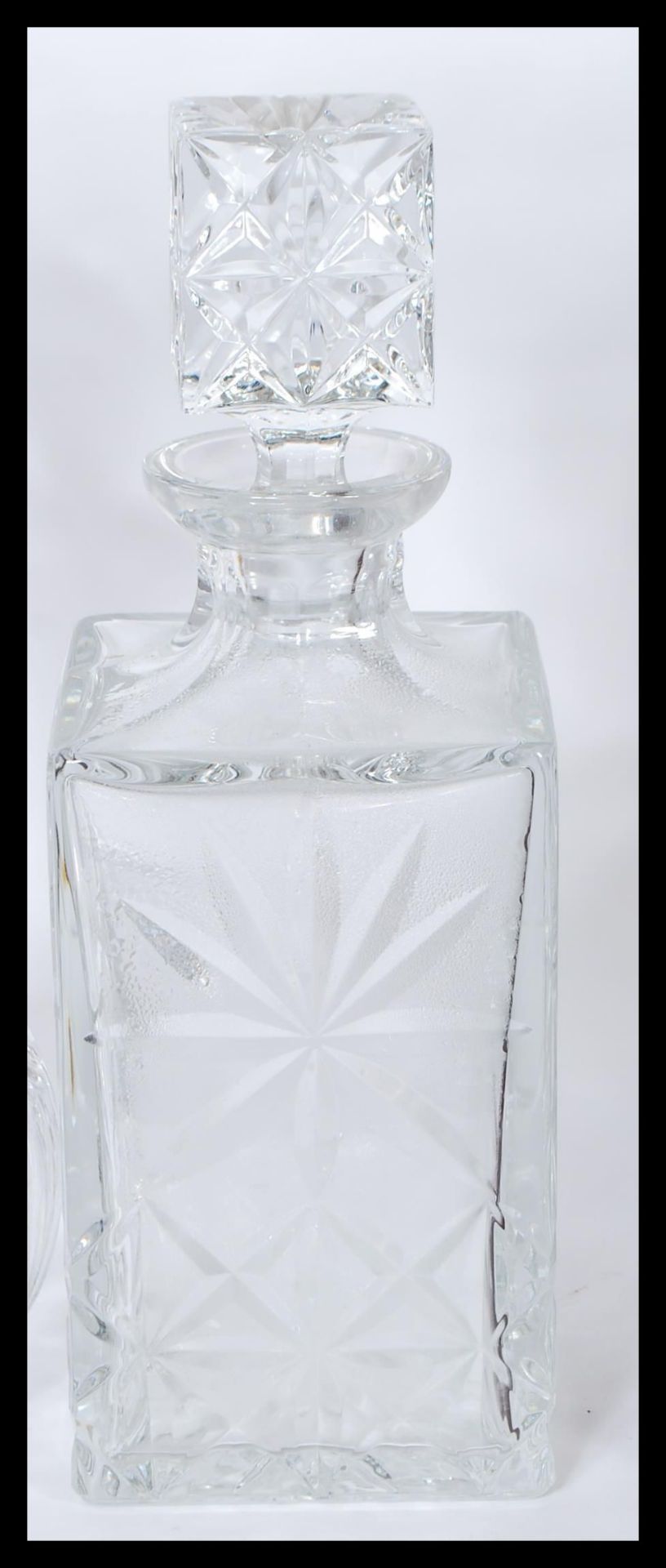 A collection of 20th century decanters to include facet cut, cut glass crystal and other shapes - Image 4 of 7