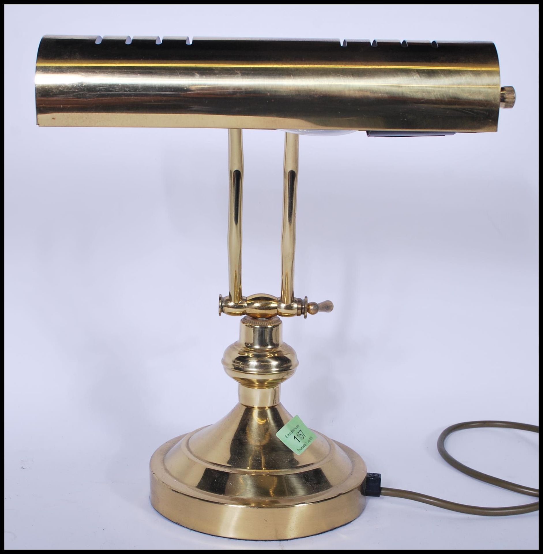 A vintage / retro 20th Century brass bankers desk lamp, having an adjustable brass shade raised on a - Bild 2 aus 5