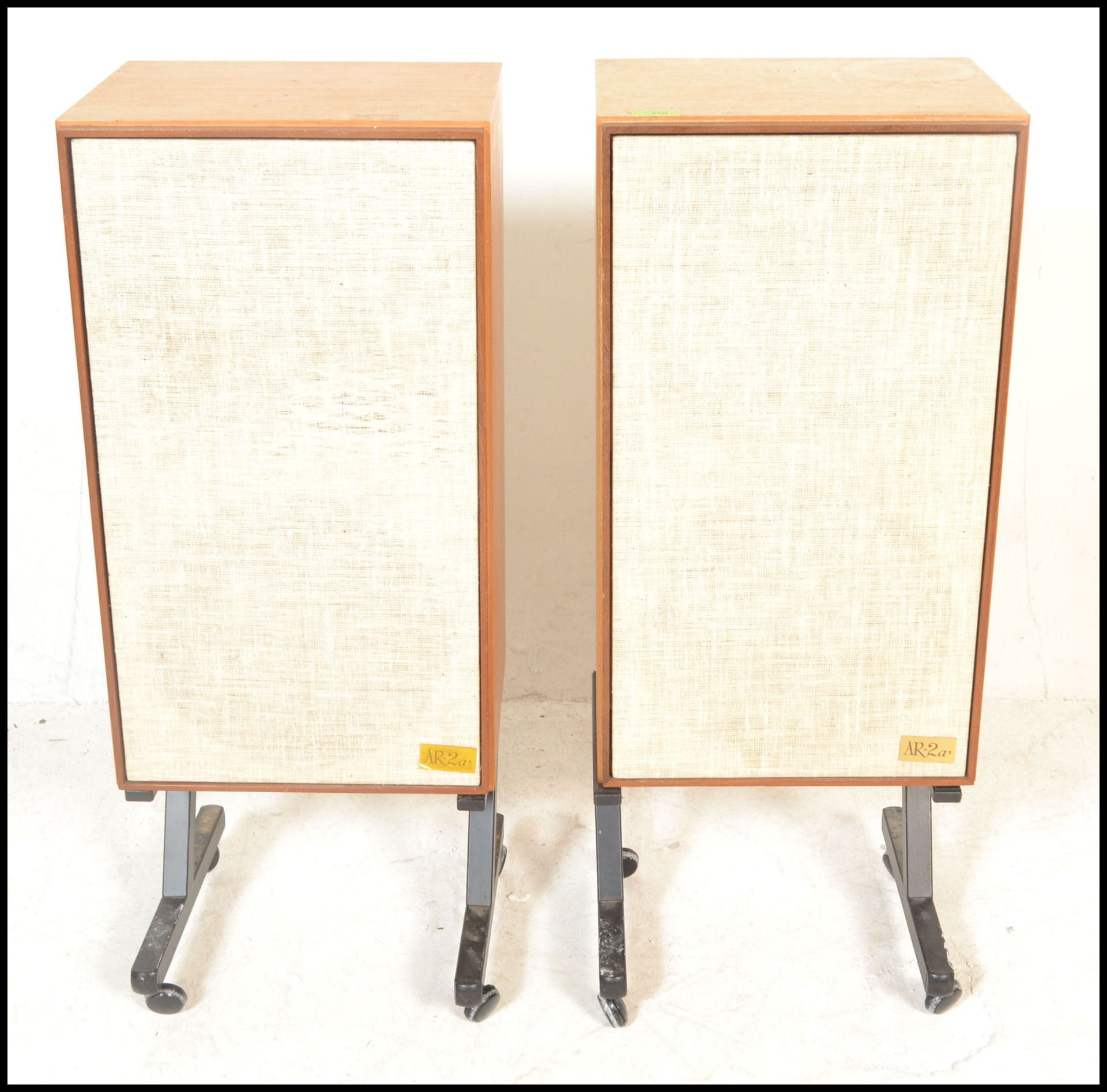 A pair of 20th century Danish influenced teak wood cased Acoustic Suspension AR - 2AX speakers, - Bild 3 aus 6