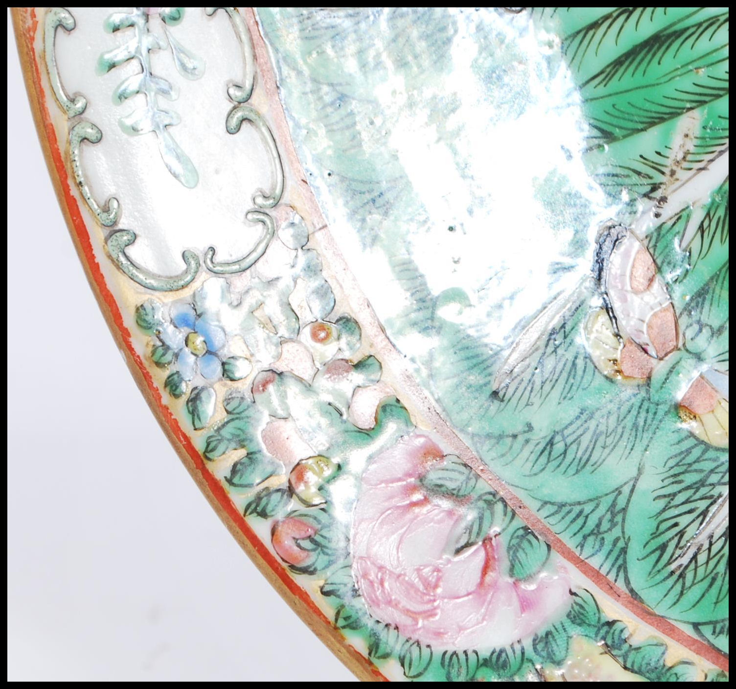 An early 20th Century Chinese export famille verte hand painted centrepiece plate having a floral - Image 4 of 6