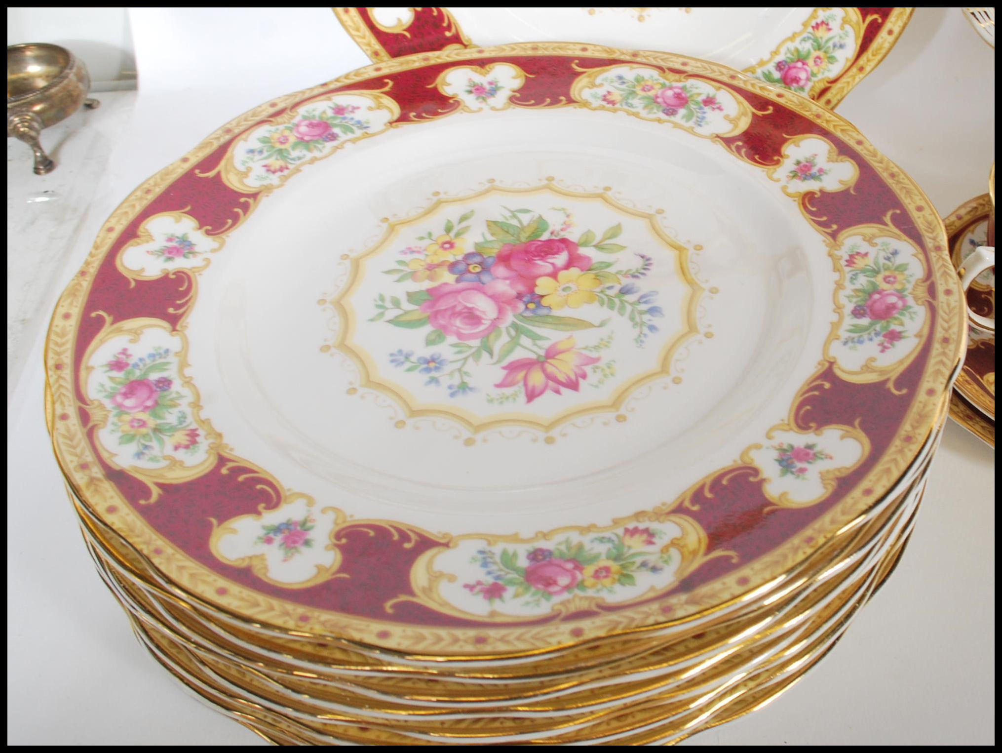 A Royal Albert bone China part dinner service in the Lady Hamilton pattern, comprising soup bowls, - Image 10 of 11