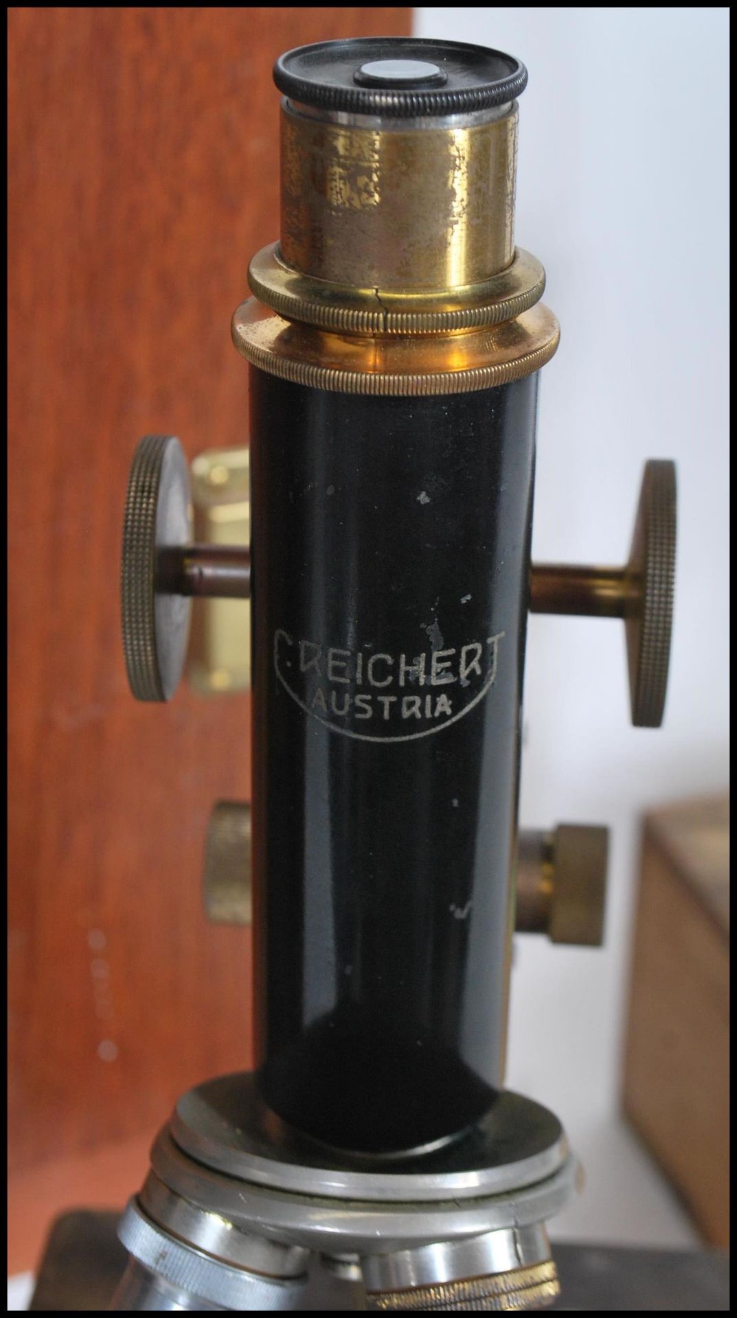 A 20th Century microscope by Reichert Austria No. 80044, being stamped to verso, in a fitted case. - Image 6 of 9