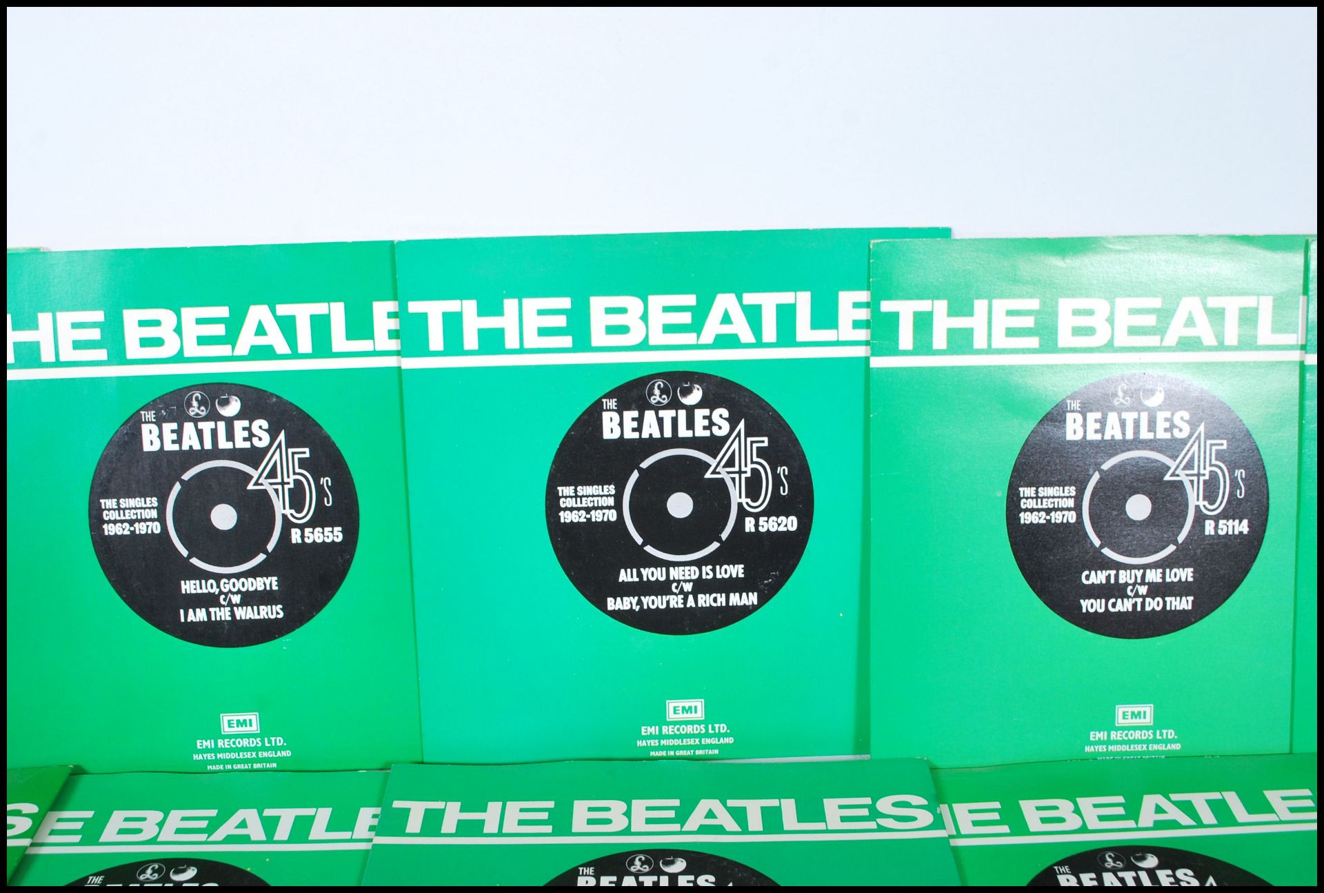 The Beatles Collection - Singles 7 inch 45 RPM 1962-1970 in a cardboard leatherette case with gilt - Bild 3 aus 9