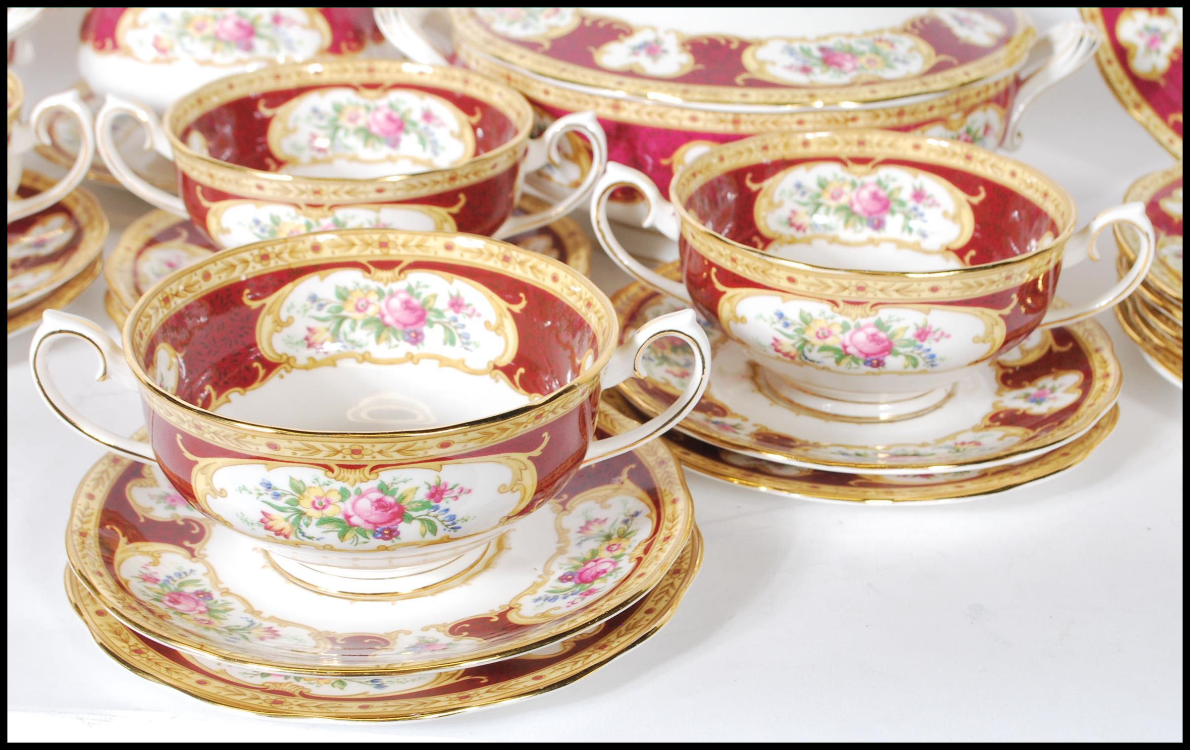 A Royal Albert bone China part dinner service in the Lady Hamilton pattern, comprising soup bowls, - Image 5 of 11