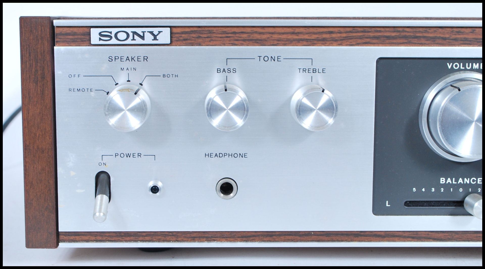 A vintage retro 20th Century teak wood cased Sony TA-1010 Stereo Integrated Amplifier, within - Bild 4 aus 6