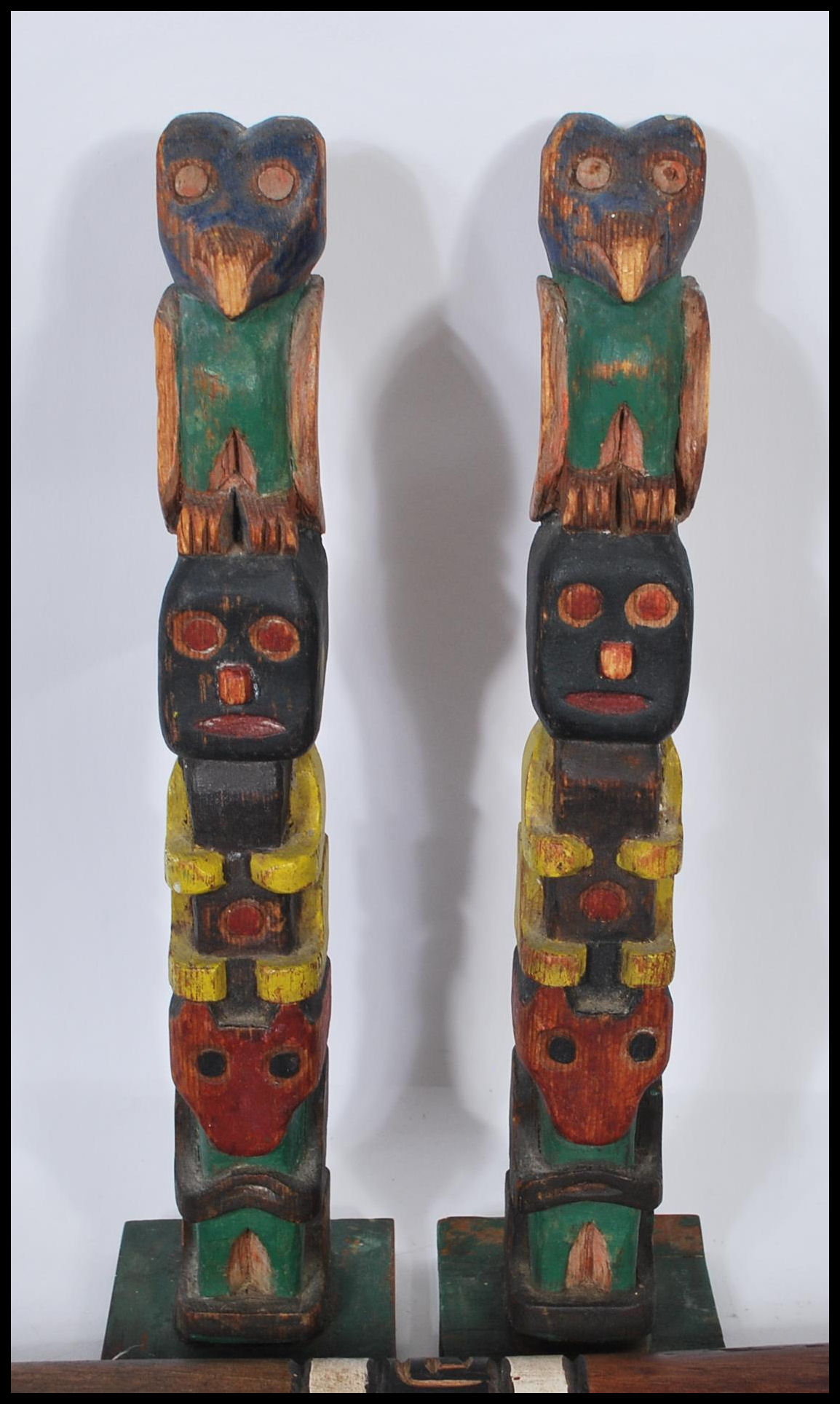 A collection of 20th Century possibly Polynesian ceremonial tribal items to include two non matching - Image 2 of 7