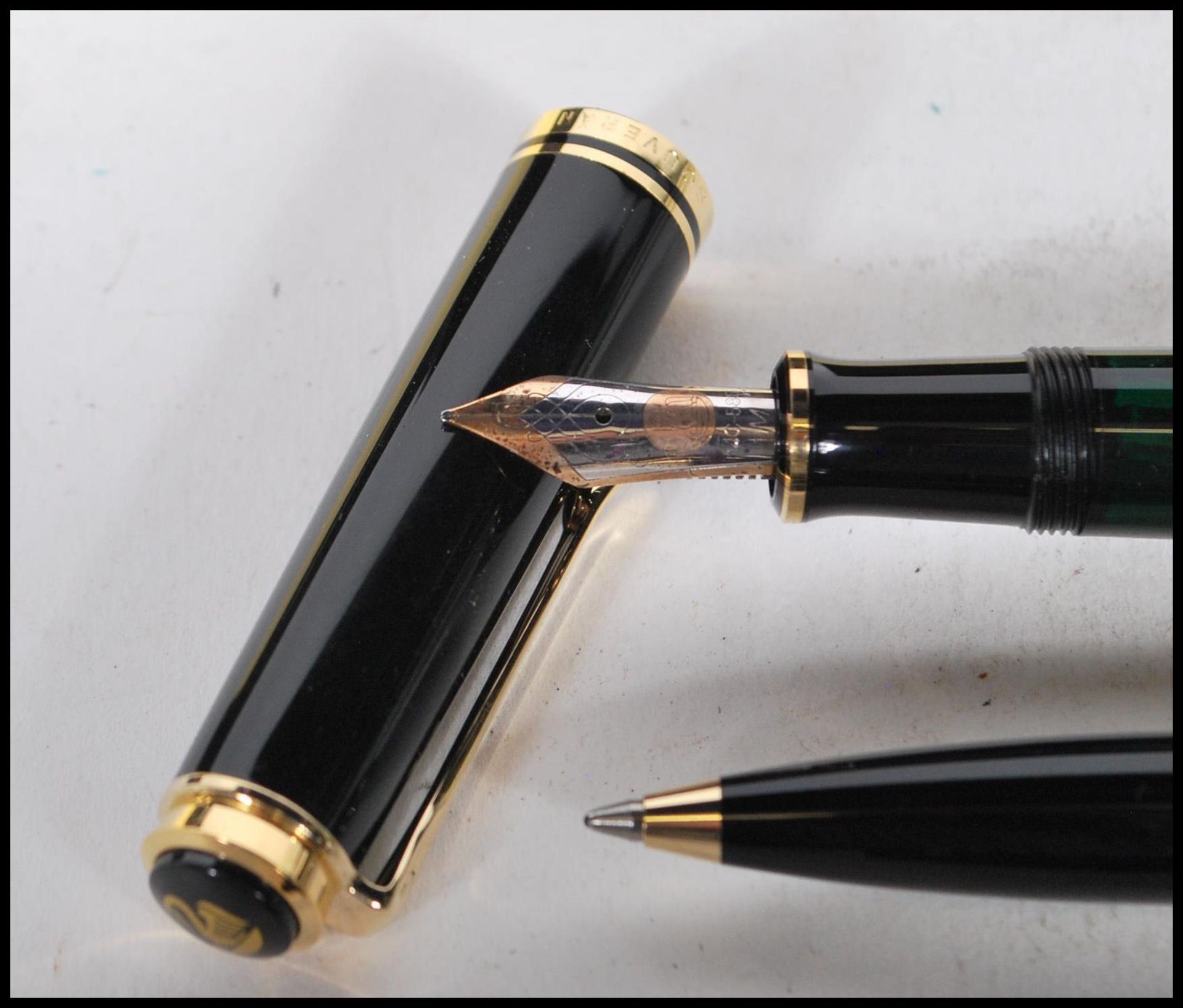 A Pelikan Souveran pen set consisting of pen, pencil and fountain pen, all having black finish - Bild 6 aus 8