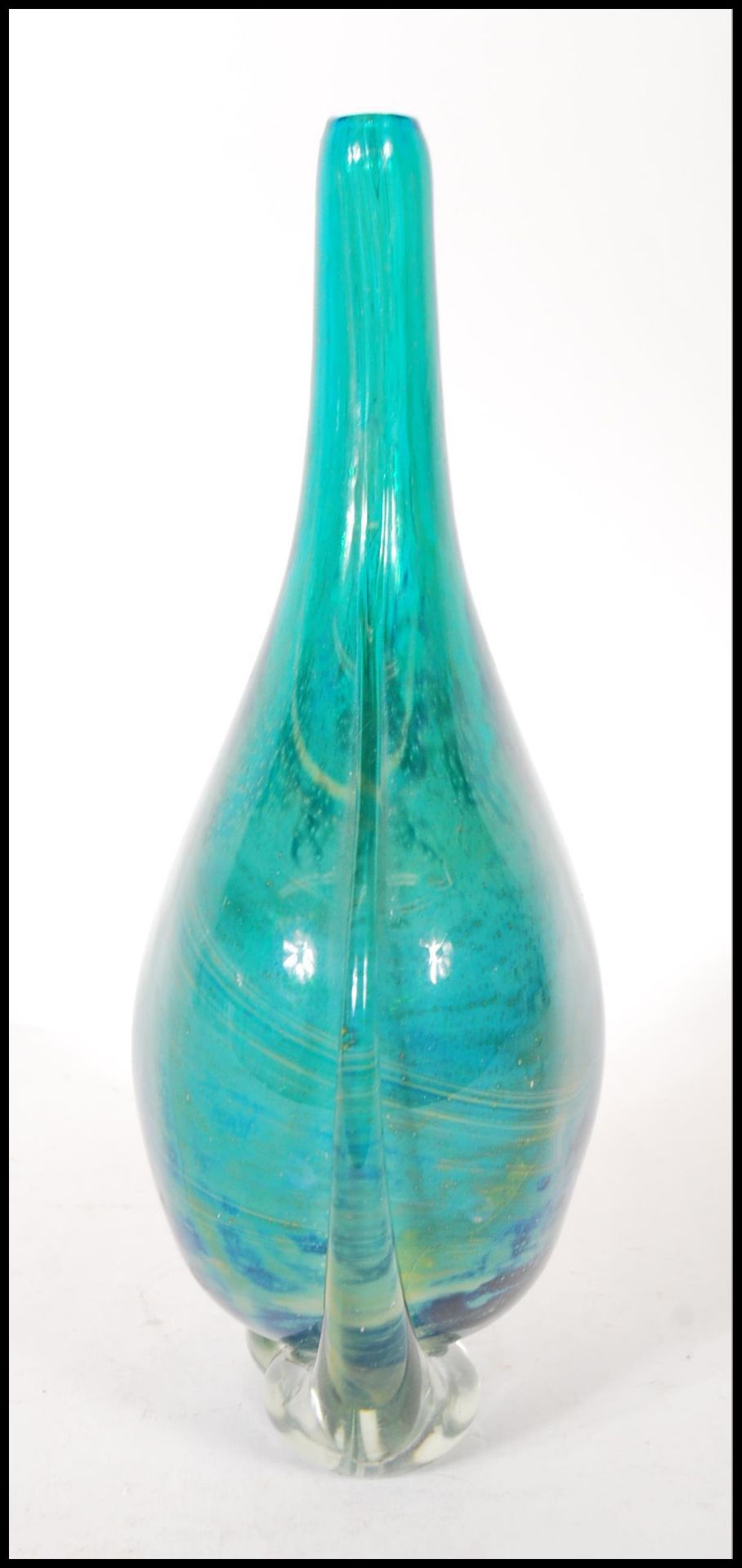 A vintage 20th century Mdina studio art glass stem vase having blue and yellow swirl design. - Bild 4 aus 6