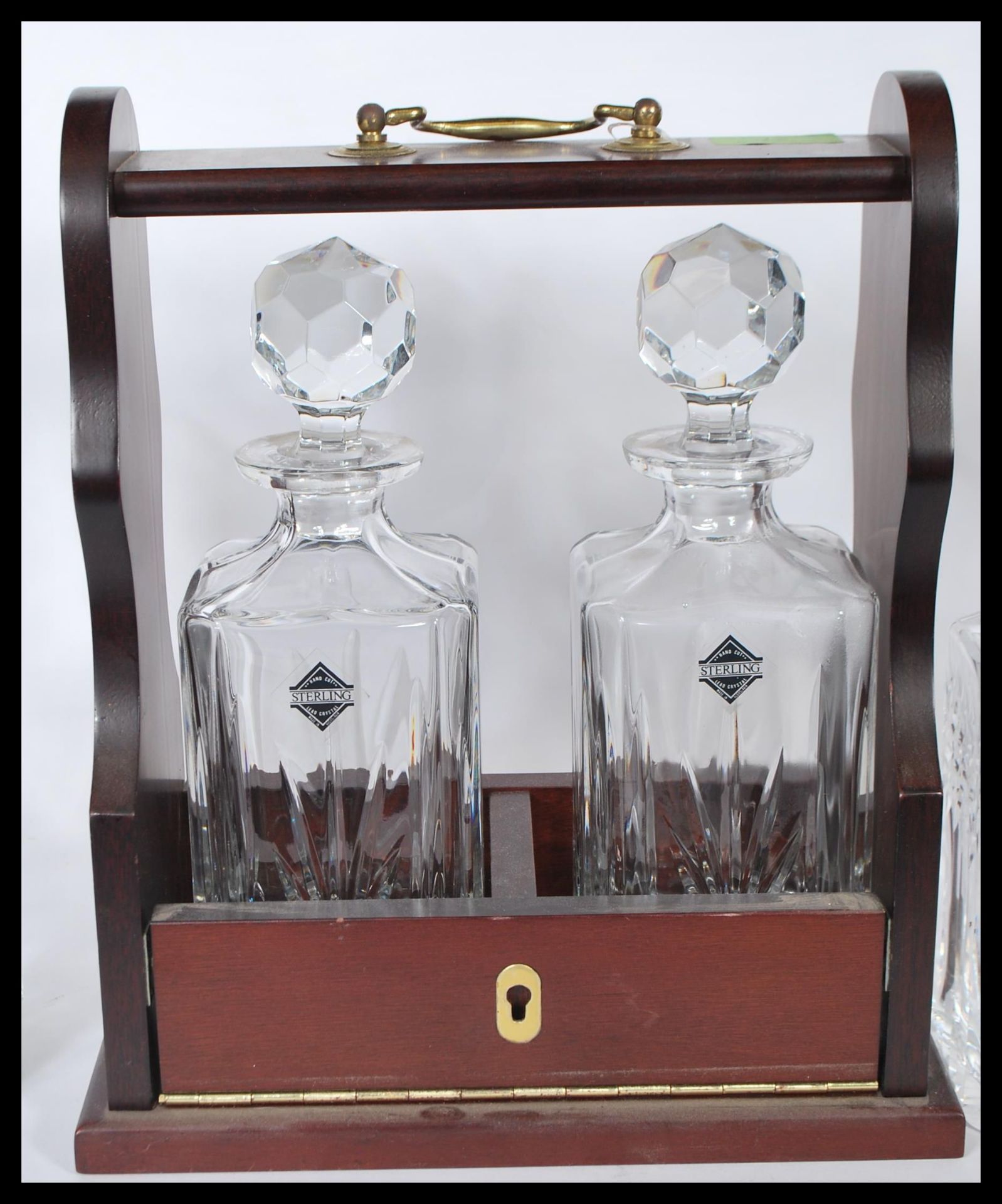 A collection of 20th century decanters to include facet cut, cut glass crystal and other shapes - Bild 5 aus 7
