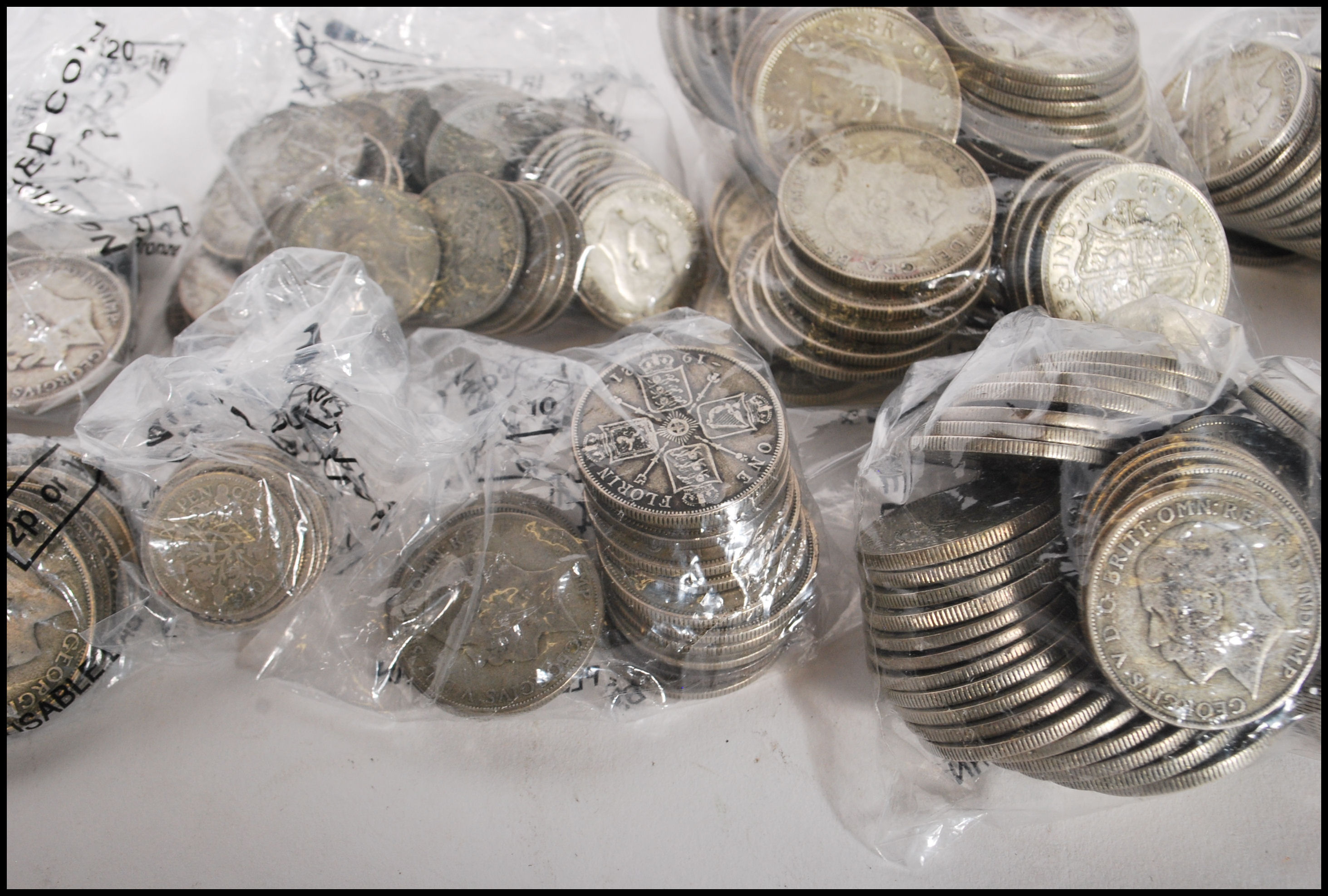 A collection of early 20th Century 1921-1946 half silver coins to include, shillings, half crowns, - Image 4 of 10